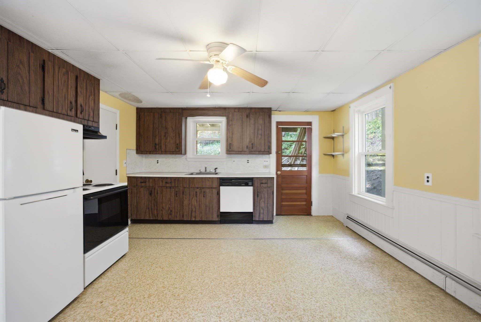 2 Family - 2 Units Up/Down at 18 Oak St., Plymouth MA 02360, Plymouth, photo 7 of 33