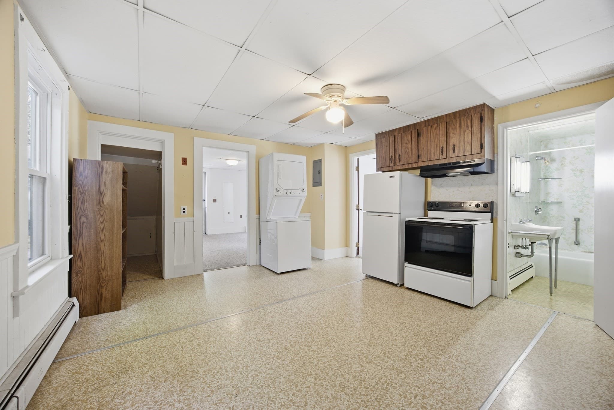 2 Family - 2 Units Up/Down at 18 Oak St., Plymouth MA 02360, Plymouth, photo 8 of 33