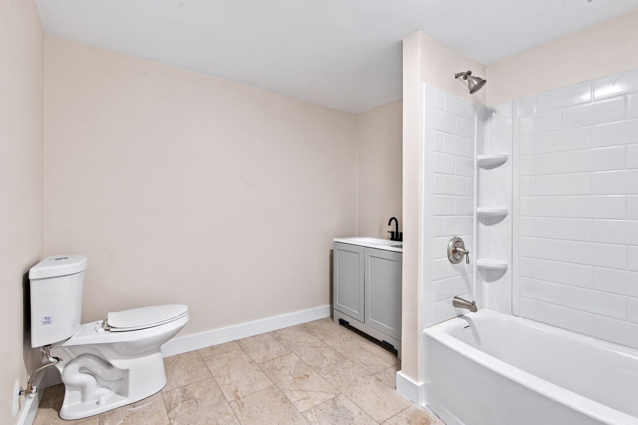 3 Family at 133 State St, New Bedford MA 02740, New Bedford, photo 11 of 42
