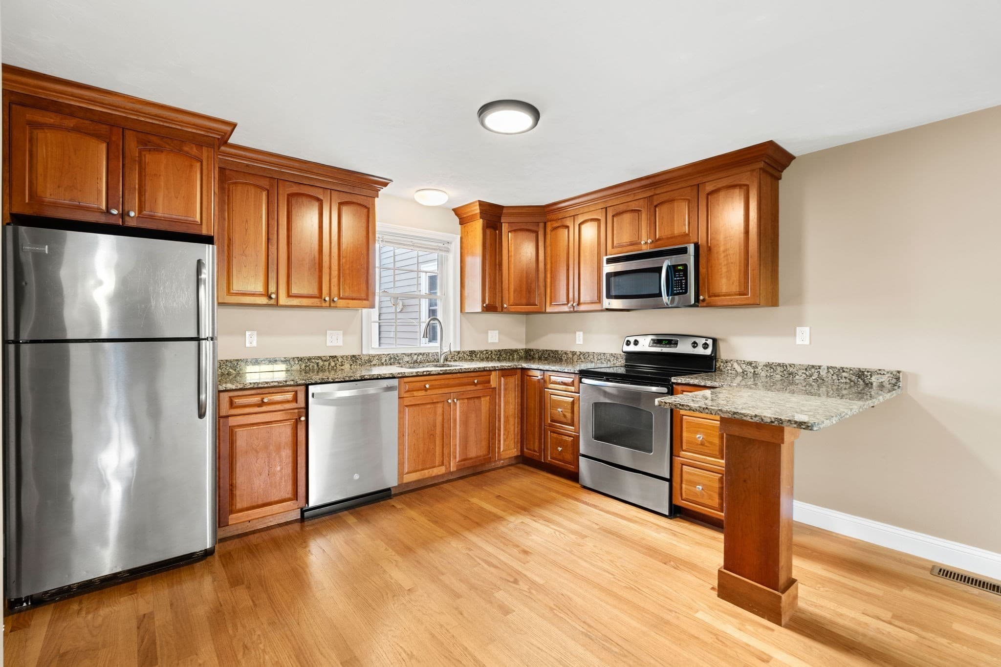 5+ Family - 5+ Units Up/Down at 83 Holten St, Danvers MA 01923, Danvers, photo 16 of 32