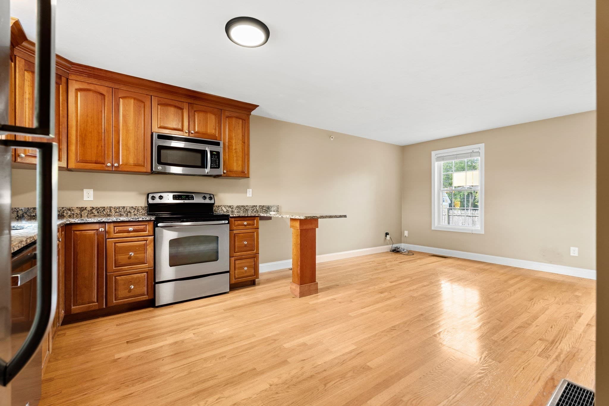 5+ Family - 5+ Units Up/Down at 83 Holten St, Danvers MA 01923, Danvers, photo 15 of 32