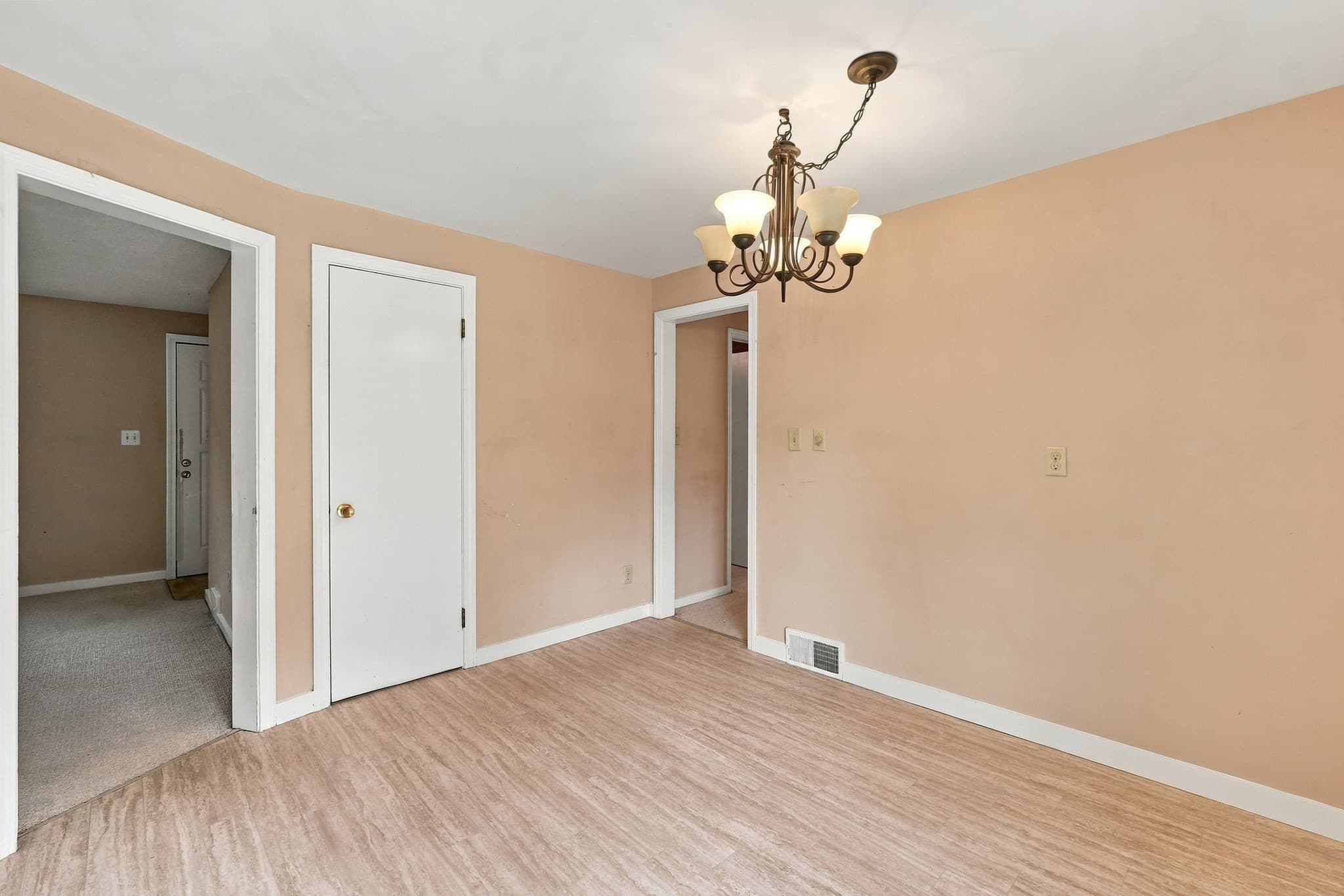 Single Family Residence at 9 Spring Terrace, Shrewsbury MA 01545, Shrewsbury, photo 13 of 28