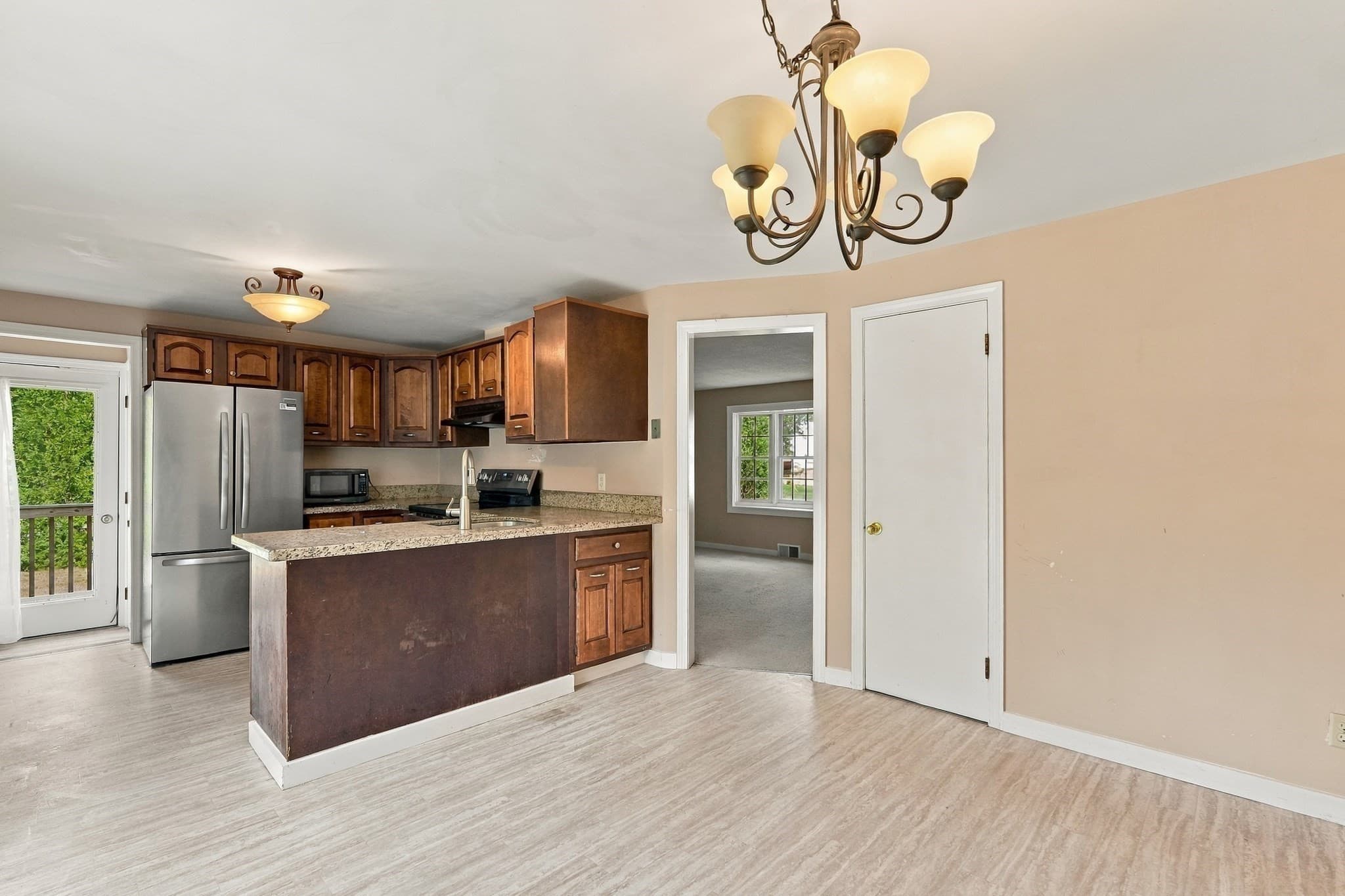 Single Family Residence at 9 Spring Terrace, Shrewsbury MA 01545, Shrewsbury, photo 7 of 28