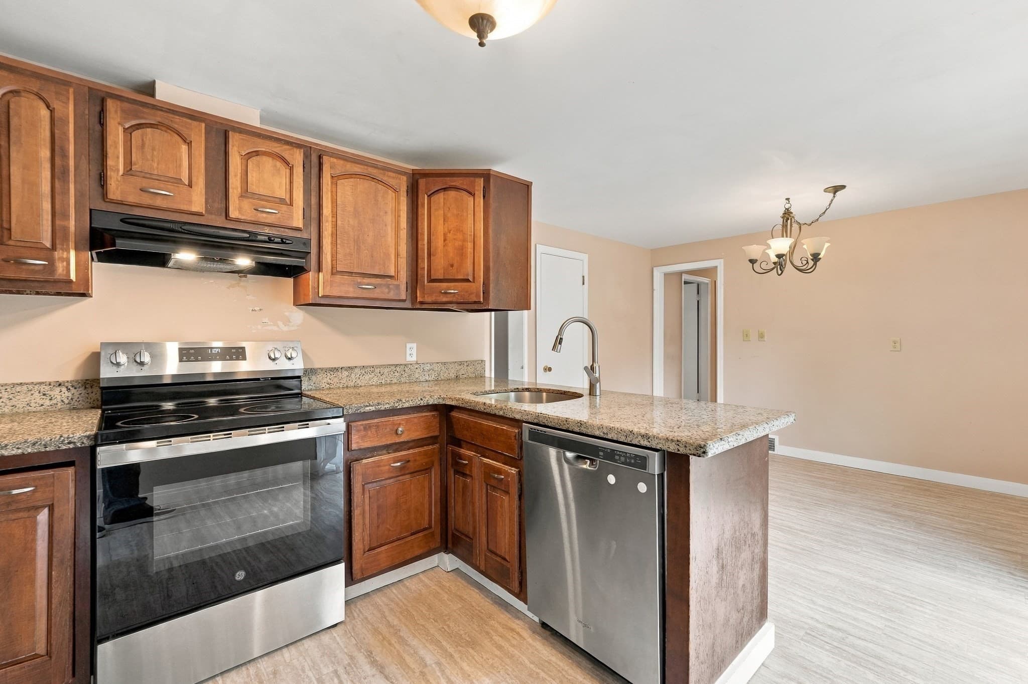 Single Family Residence at 9 Spring Terrace, Shrewsbury MA 01545, Shrewsbury, photo 9 of 28