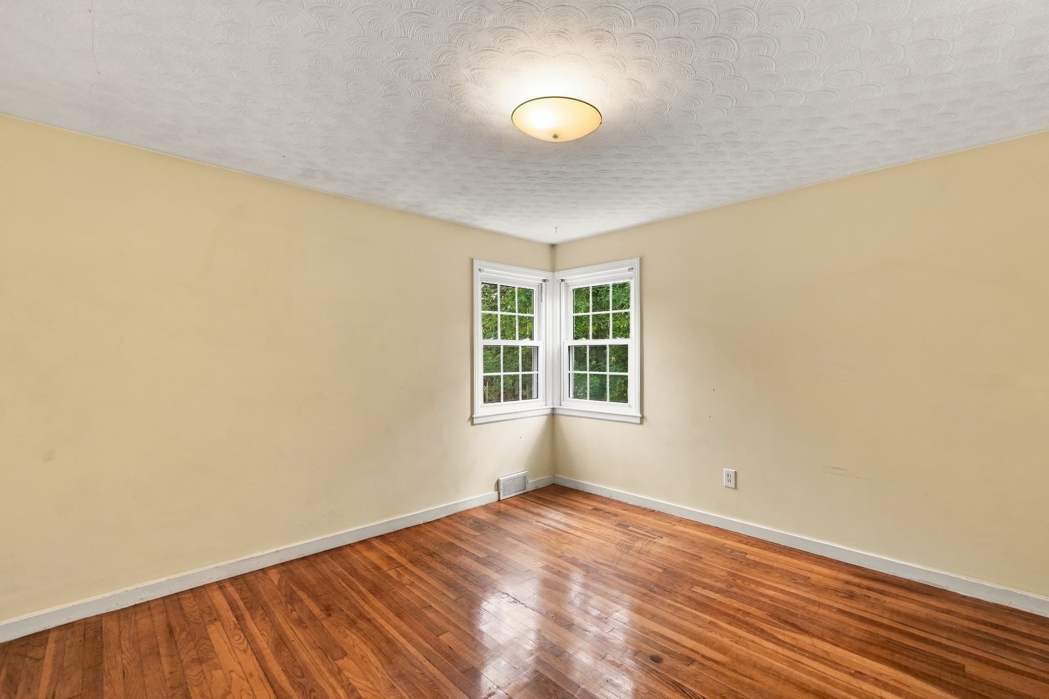Single Family Residence at 9 Spring Terrace, Shrewsbury MA 01545, Shrewsbury, photo 14 of 28