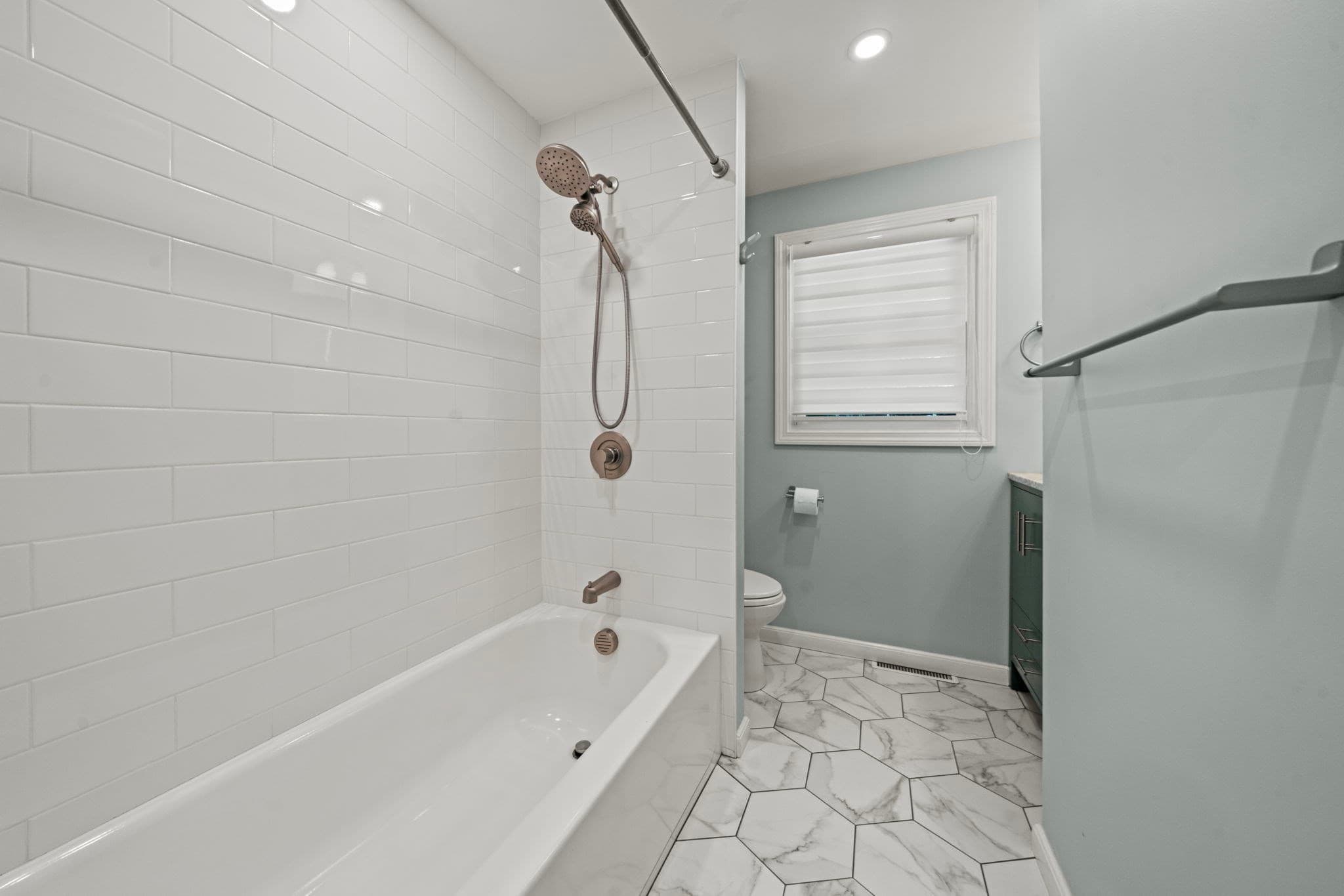 Single Family Residence at 71 Martha Ave, Tewksbury MA 01876, Tewksbury, photo 23 of 42