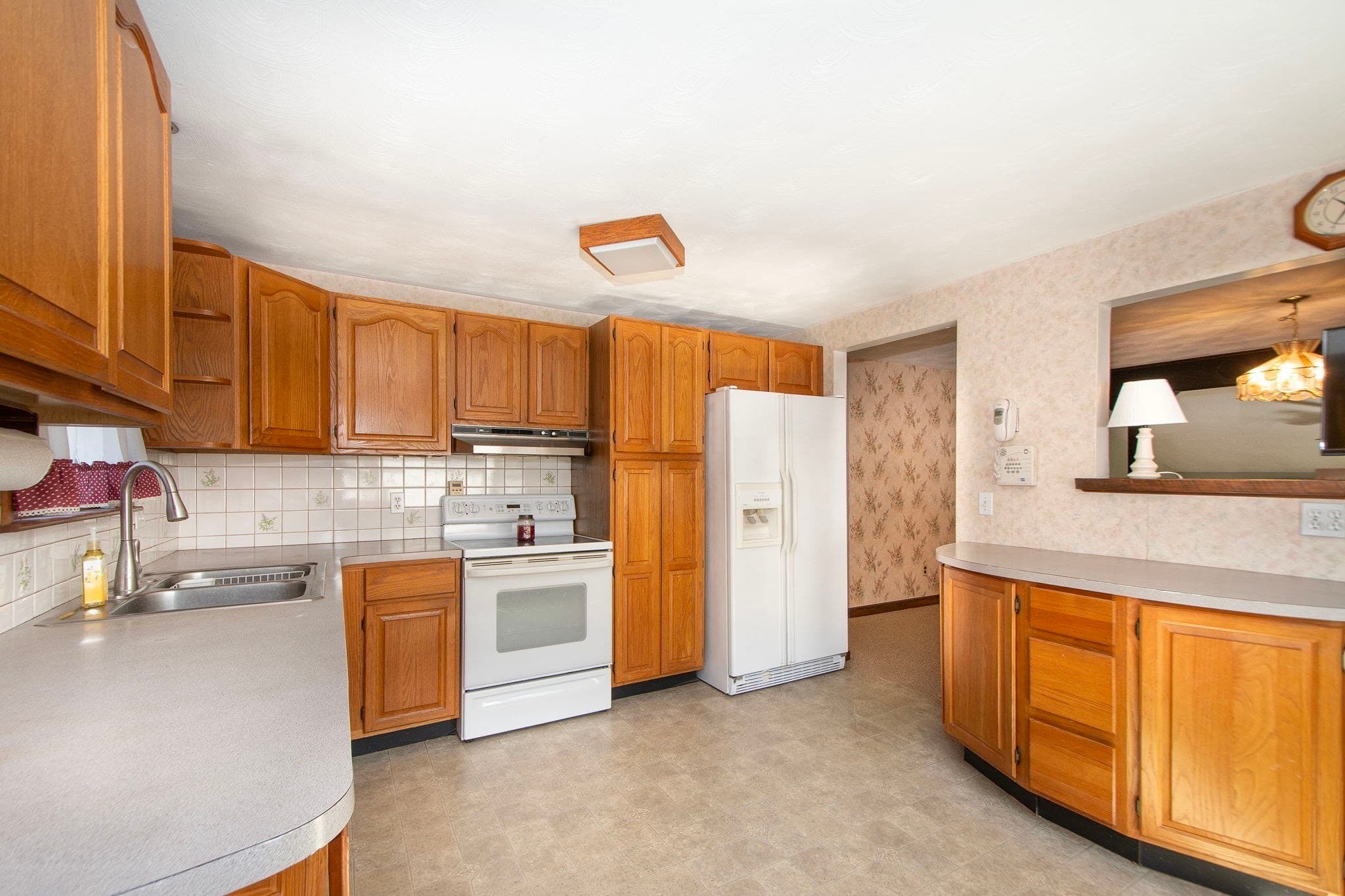 Single Family Residence at 40 Border Rd, Holbrook MA 02343, Holbrook, photo 3 of 30