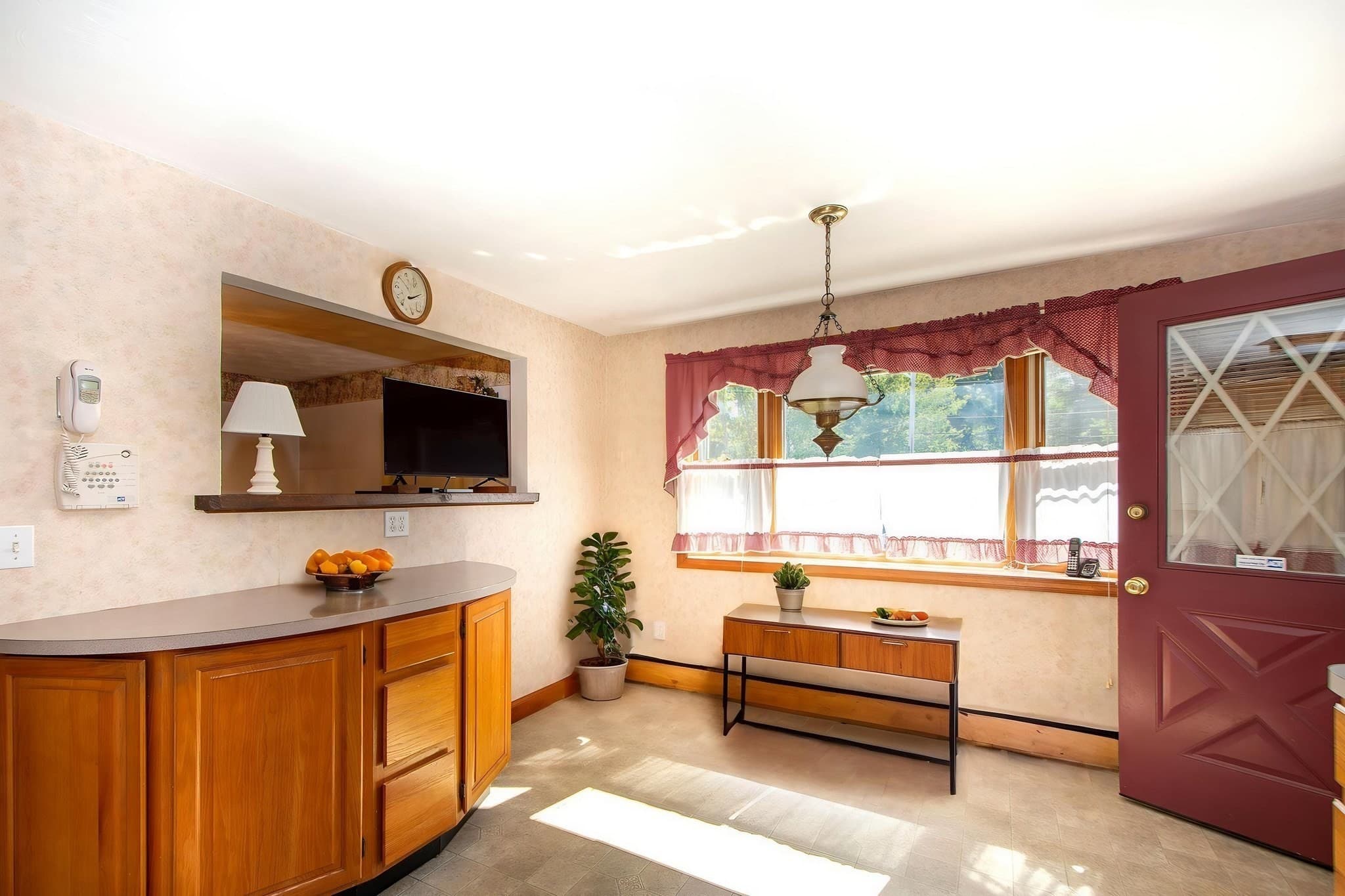 Single Family Residence at 40 Border Rd, Holbrook MA 02343, Holbrook, photo 4 of 30