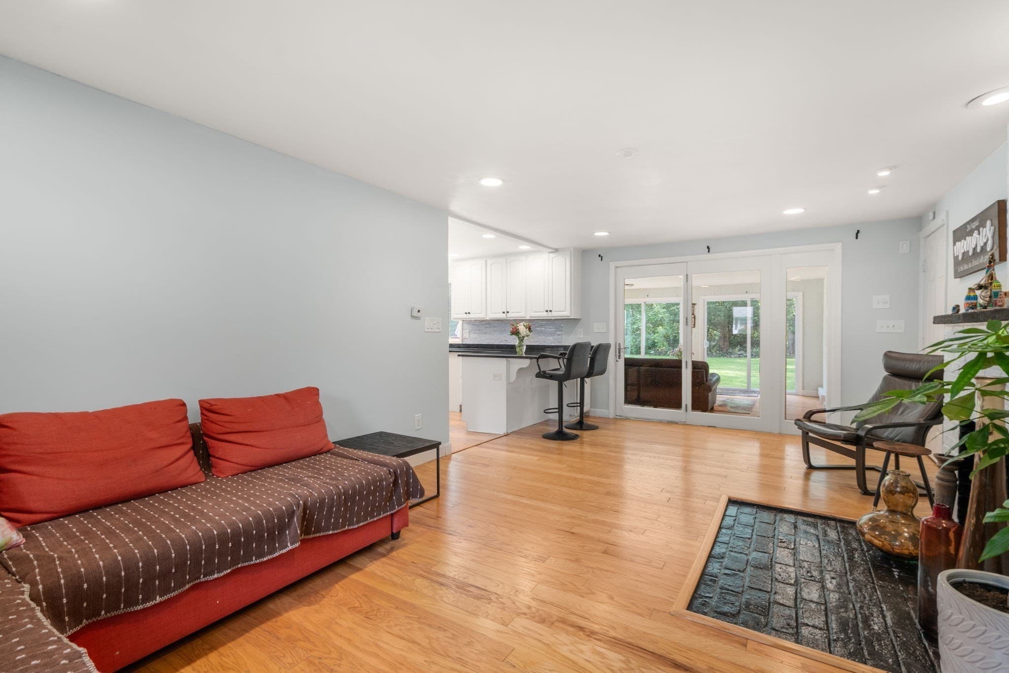 Single Family Residence at 7 Lamphere Cir, Framingham MA 01701, Framingham, photo 17 of 42