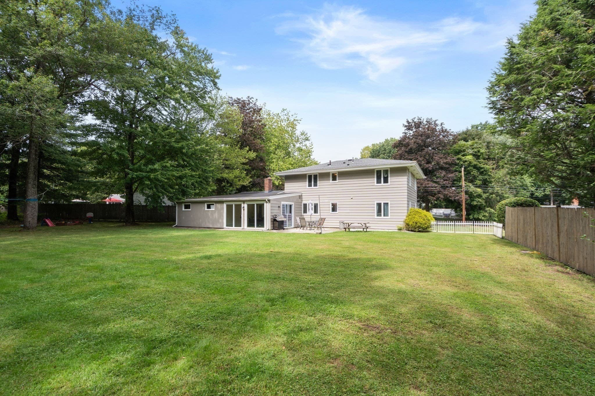 Single Family Residence at 7 Lamphere Cir, Framingham MA 01701, Framingham, photo 34 of 42