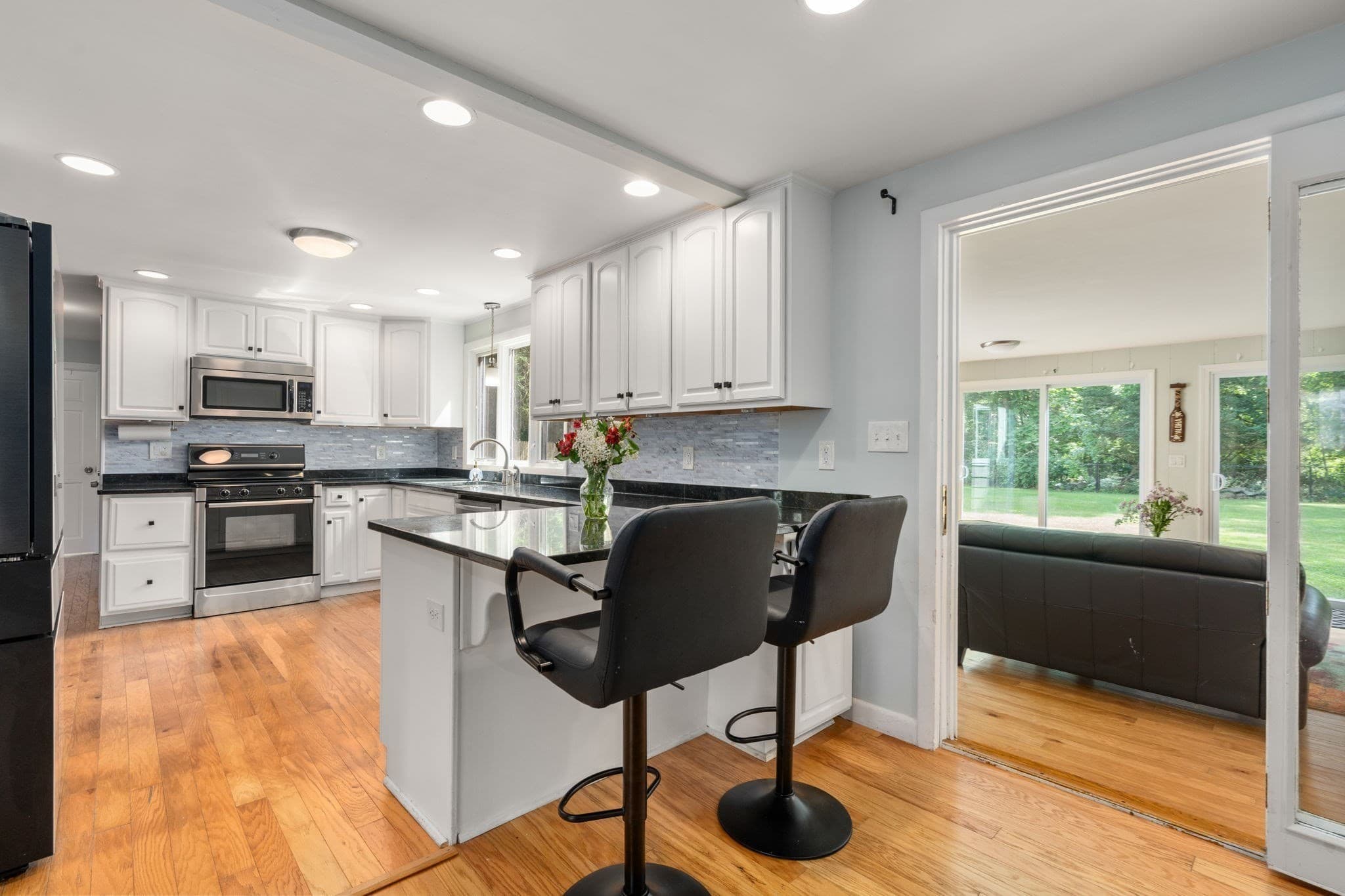 Single Family Residence at 7 Lamphere Cir, Framingham MA 01701, Framingham, photo 14 of 42