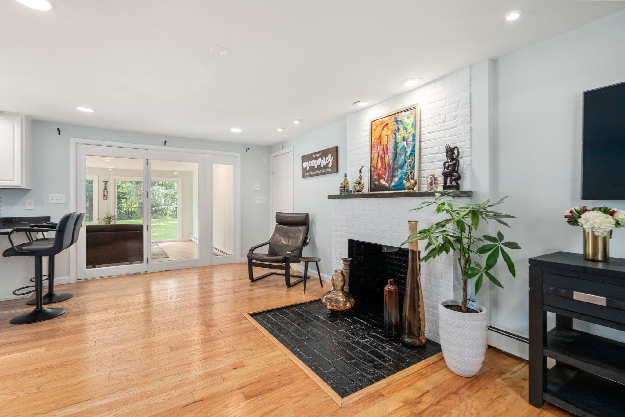 Single Family Residence at 7 Lamphere Cir, Framingham MA 01701, Framingham, photo 18 of 42