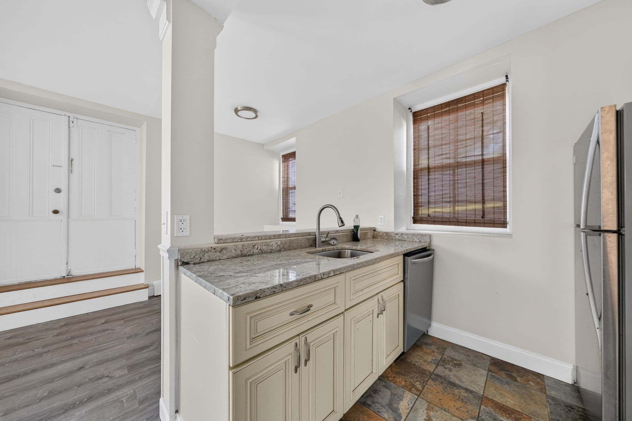 Condominium at 533 Locust St # 1, Fall River MA 02720, Fall River, photo 6 of 18