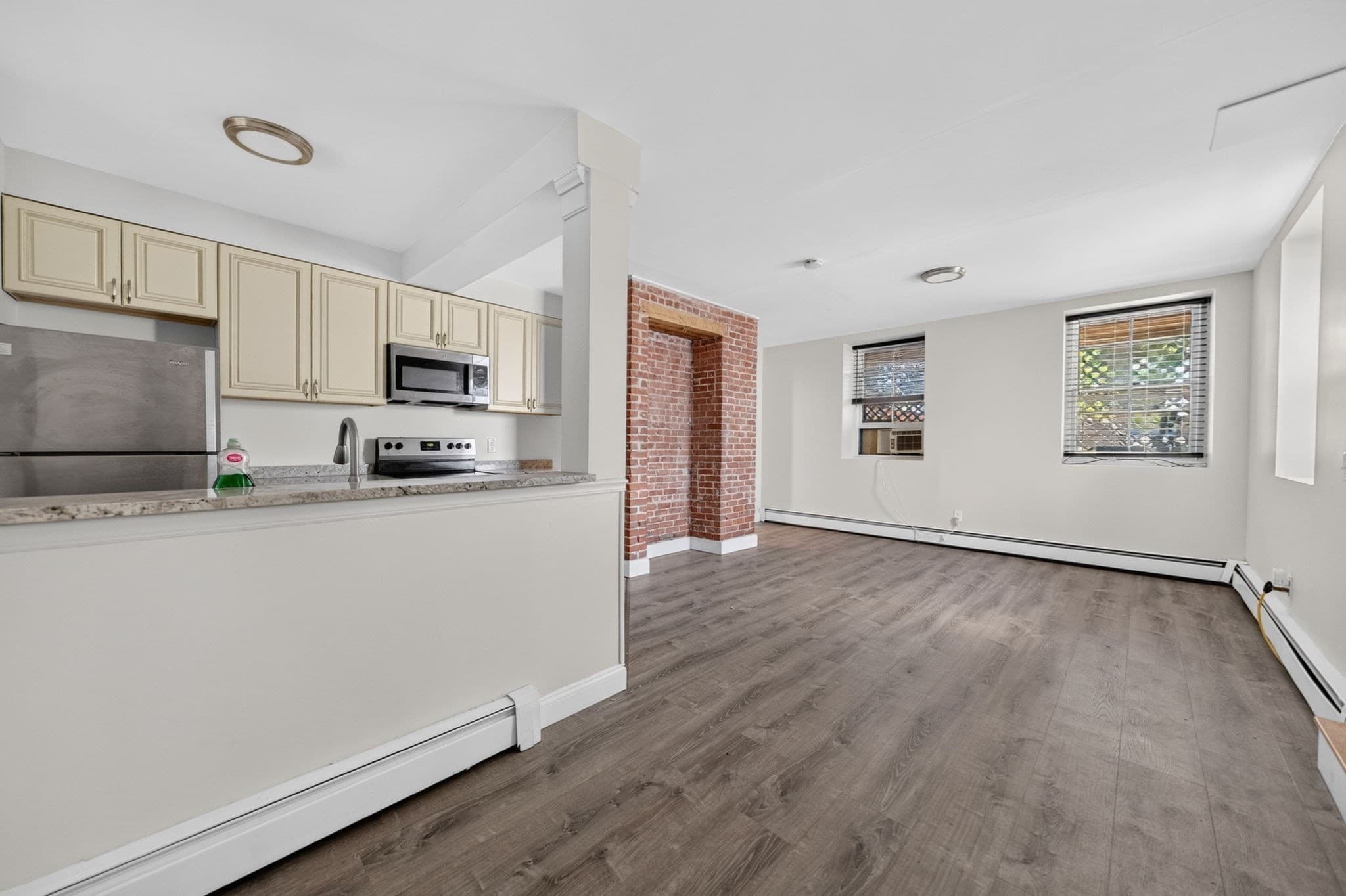 Condominium at 533 Locust St # 1, Fall River MA 02720, Fall River, photo 4 of 18