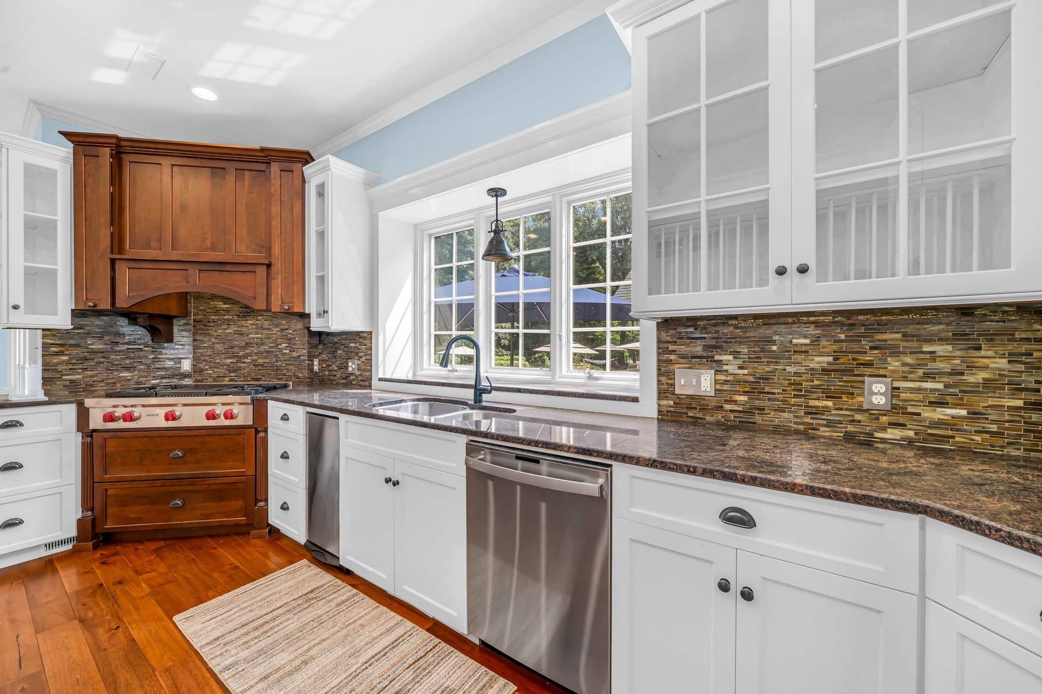 Single Family Residence at 40 Grandview Rd, Chelmsford MA 01824, photo 7 of 42