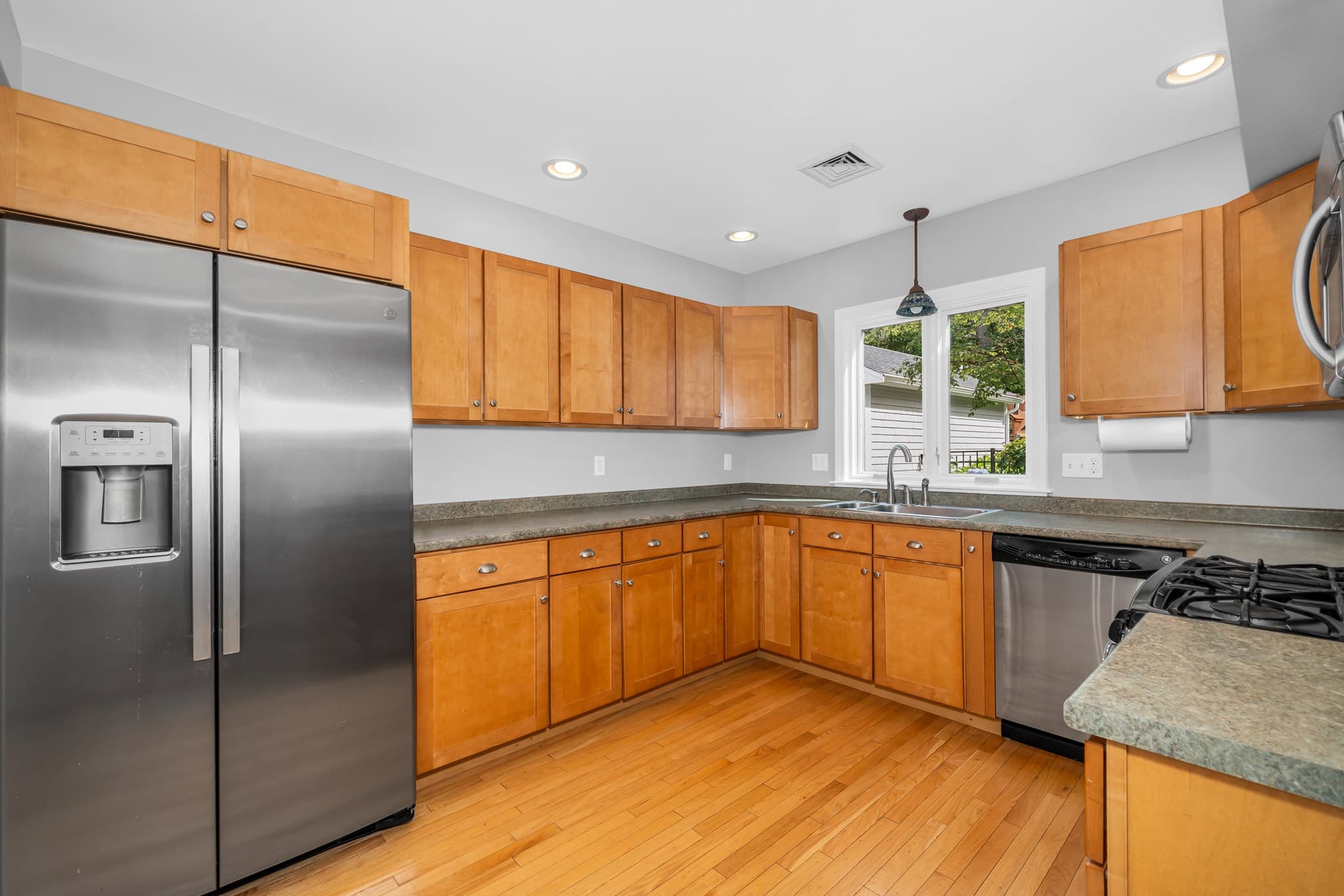 Single Family Residence at 40 Grandview Rd, Chelmsford MA 01824, photo 18 of 42
