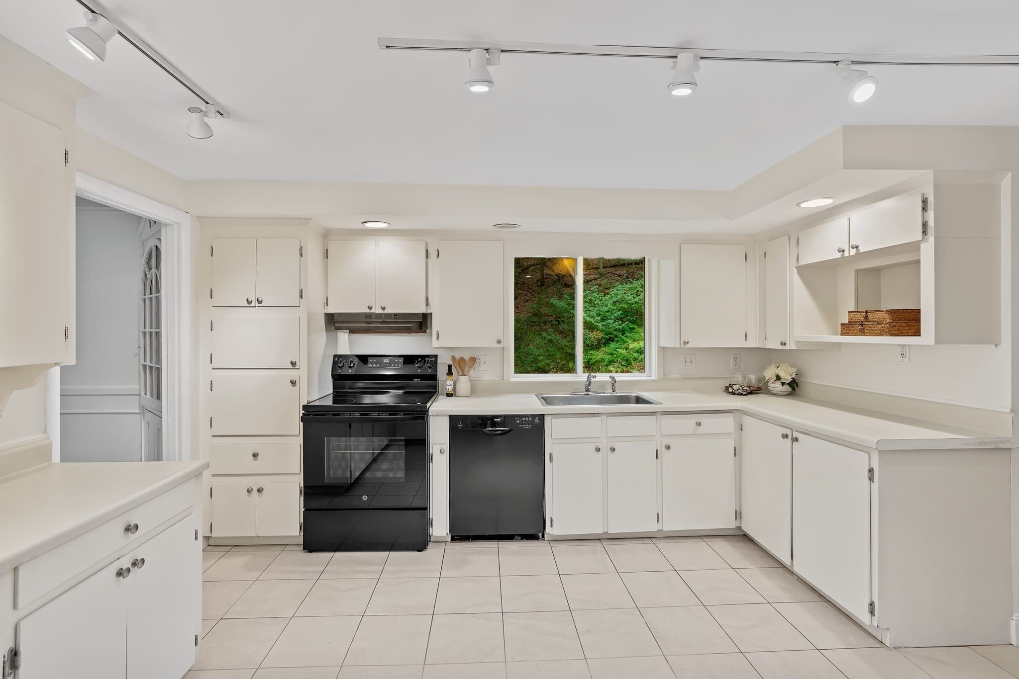 Single Family Residence at 39 Rolling Lane, Wayland MA 01778, Wayland, photo 6 of 17
