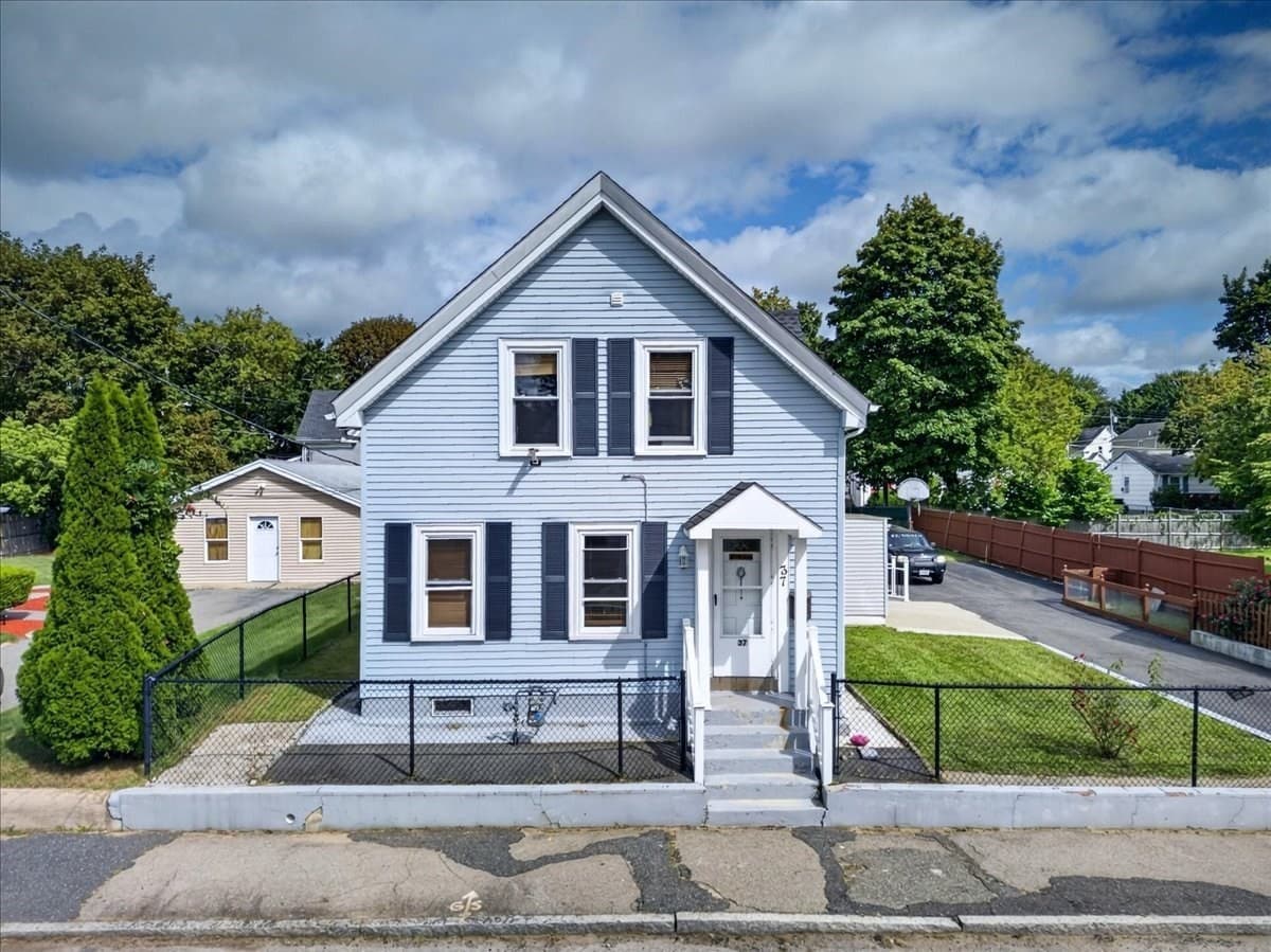 37 Taber Ave, Brockton MA 02302