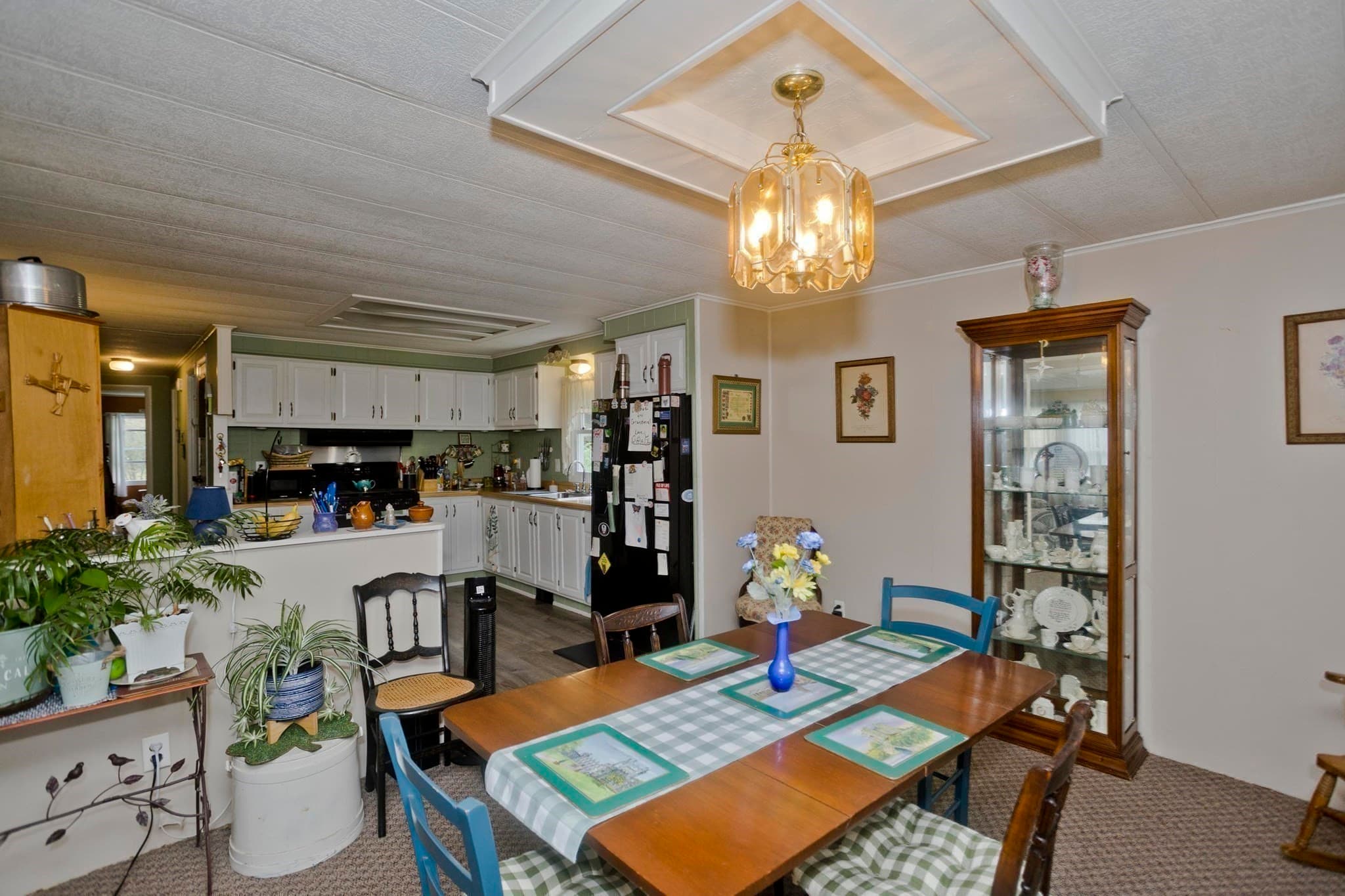 Mobile Home at 14 Sunnydale Circle, Brimfield MA 01010, photo 9 of 30