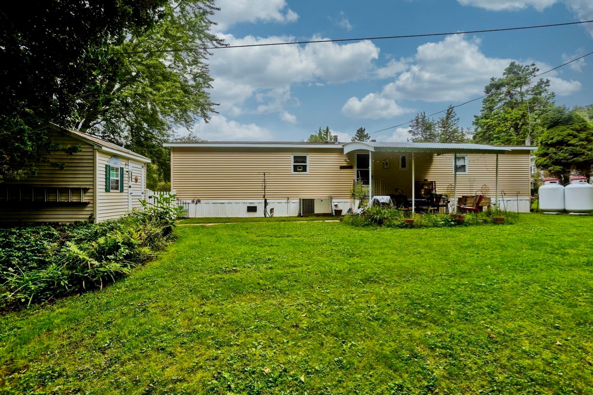 Mobile Home at 14 Sunnydale Circle, Brimfield MA 01010, photo 29 of 30