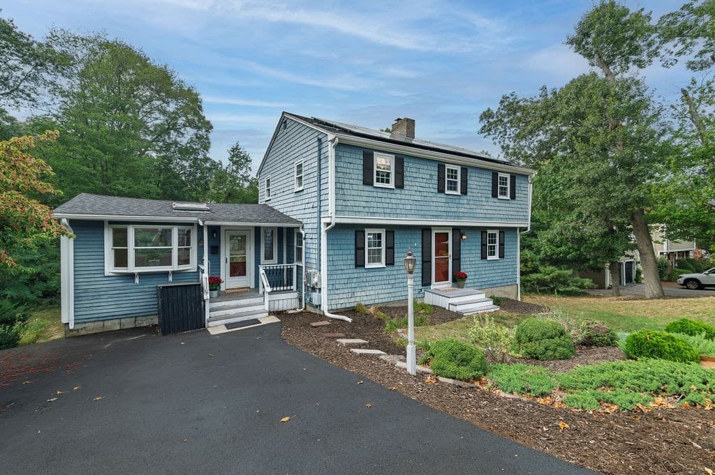 Single Family Residence at 70 Century Road, Weymouth MA 02190, Weymouth, photo 2 of 41