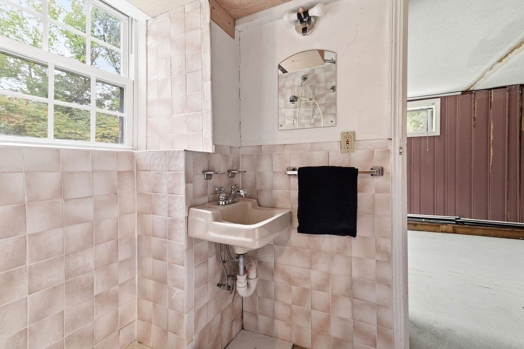 Single Family Residence at 70 Century Road, Weymouth MA 02190, Weymouth, photo 32 of 41