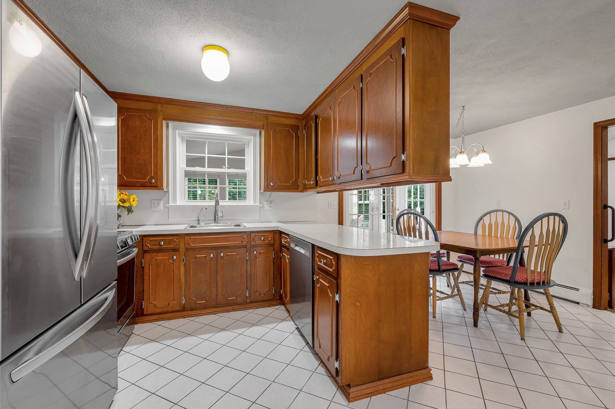 Single Family Residence at 6 Murphy Circle, Framingham MA 01701, Framingham, photo 7 of 38