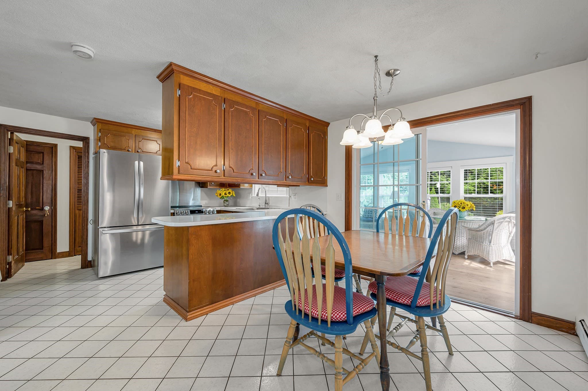 Single Family Residence at 6 Murphy Circle, Framingham MA 01701, Framingham, photo 9 of 38