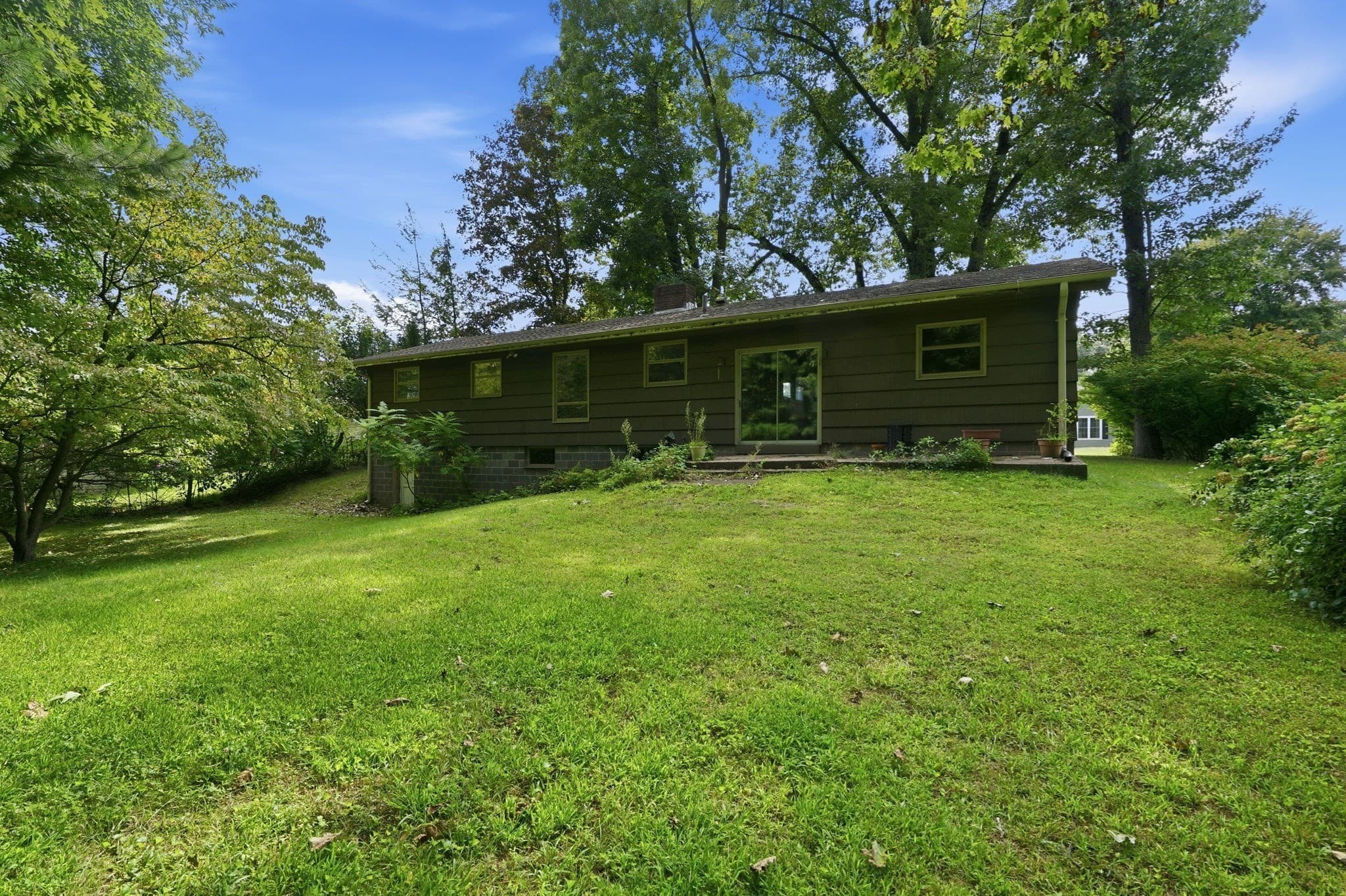 Single Family Residence at 46 Spencer St, Agawam MA 01001, Agawam, photo 2 of 31