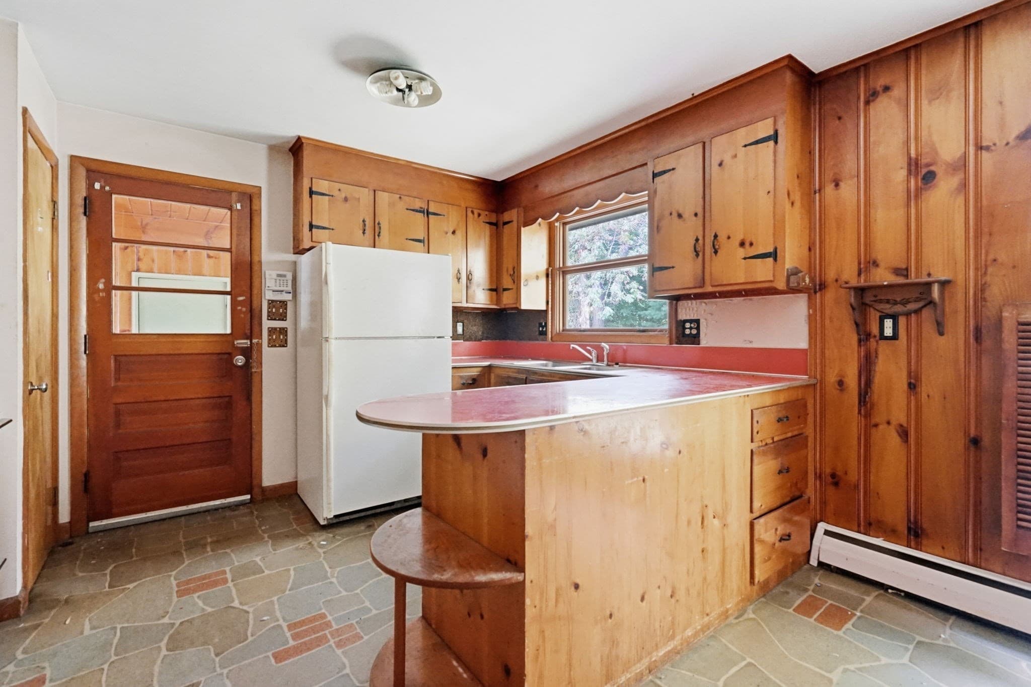 Single Family Residence at 46 Spencer St, Agawam MA 01001, Agawam, photo 6 of 31