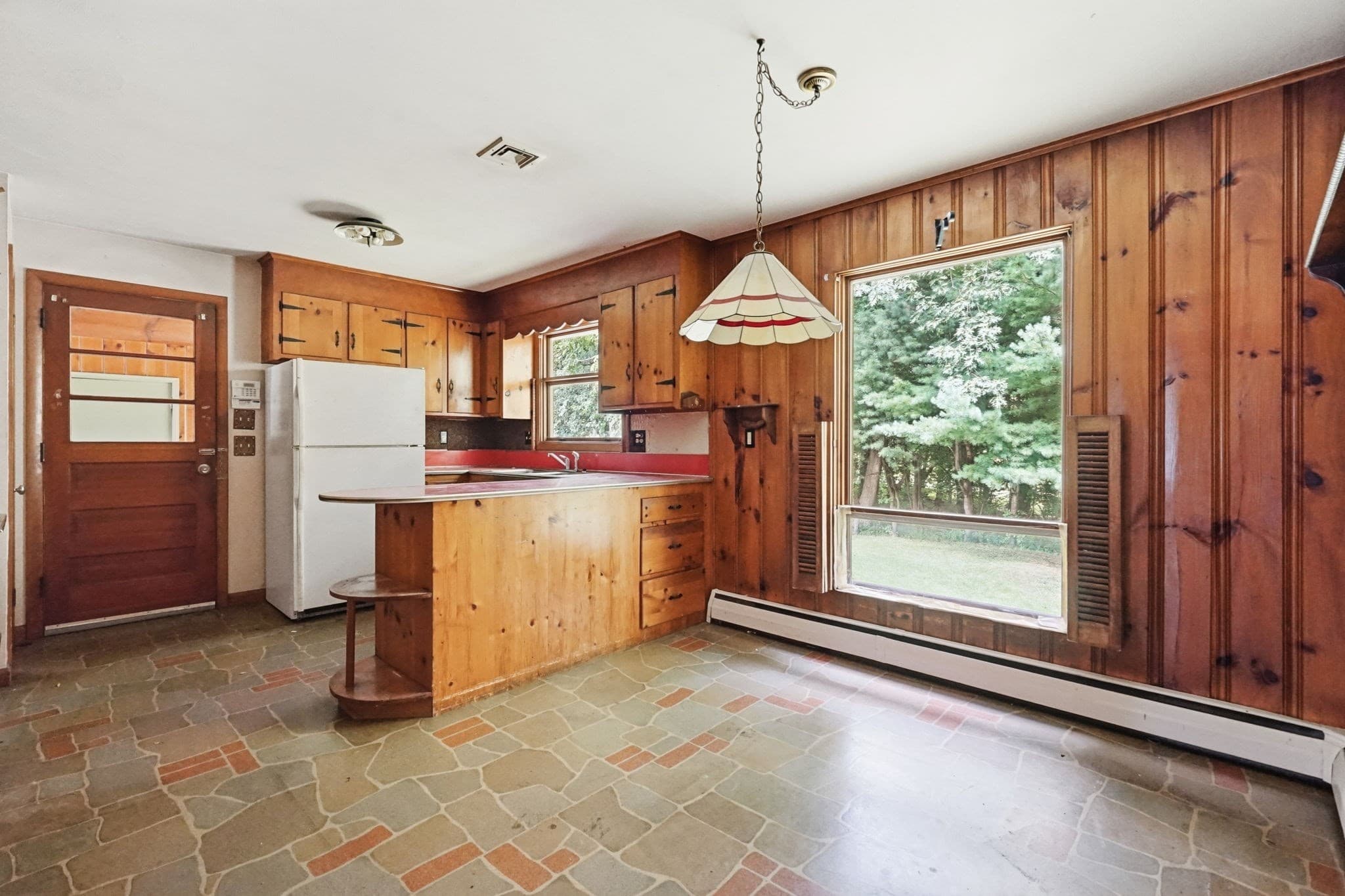 Single Family Residence at 46 Spencer St, Agawam MA 01001, Agawam, photo 5 of 31