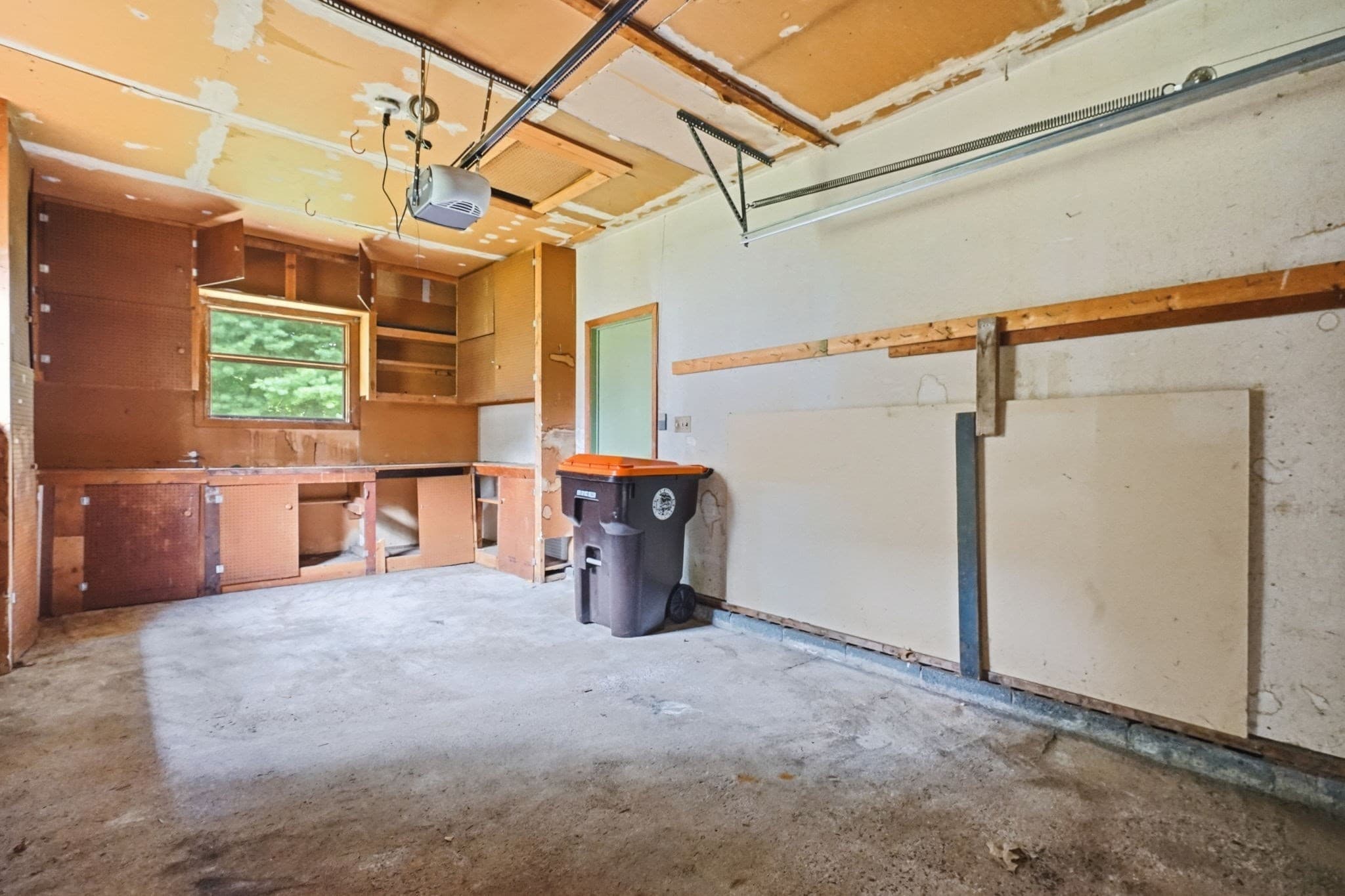 Single Family Residence at 46 Spencer St, Agawam MA 01001, Agawam, photo 24 of 31