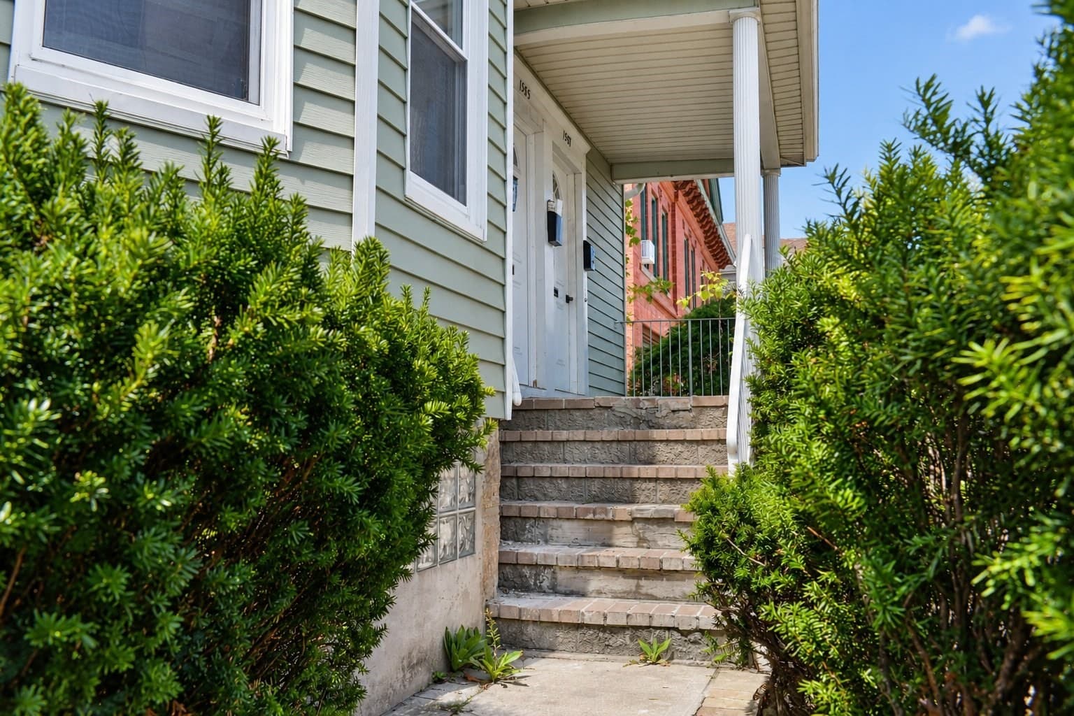 Multi Family at 1585-1587 Acushnet Avenue, New Bedford MA 02746, New Bedford, photo 3 of 42