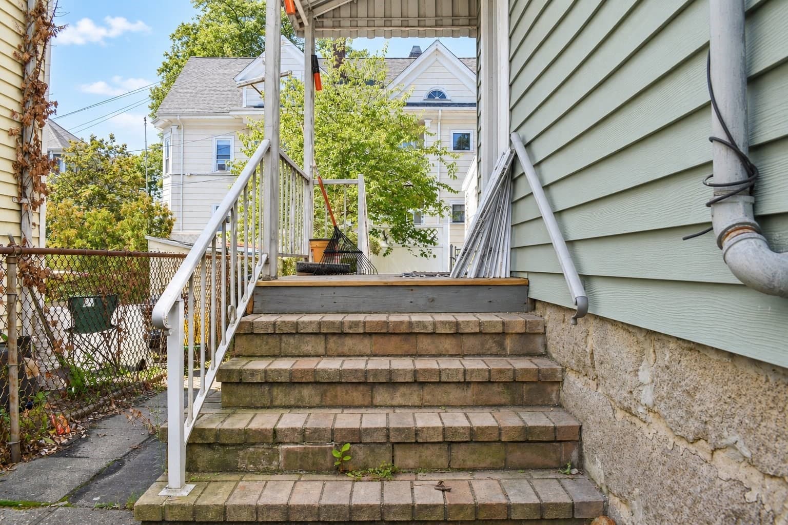Multi Family at 1585-1587 Acushnet Avenue, New Bedford MA 02746, New Bedford, photo 4 of 42