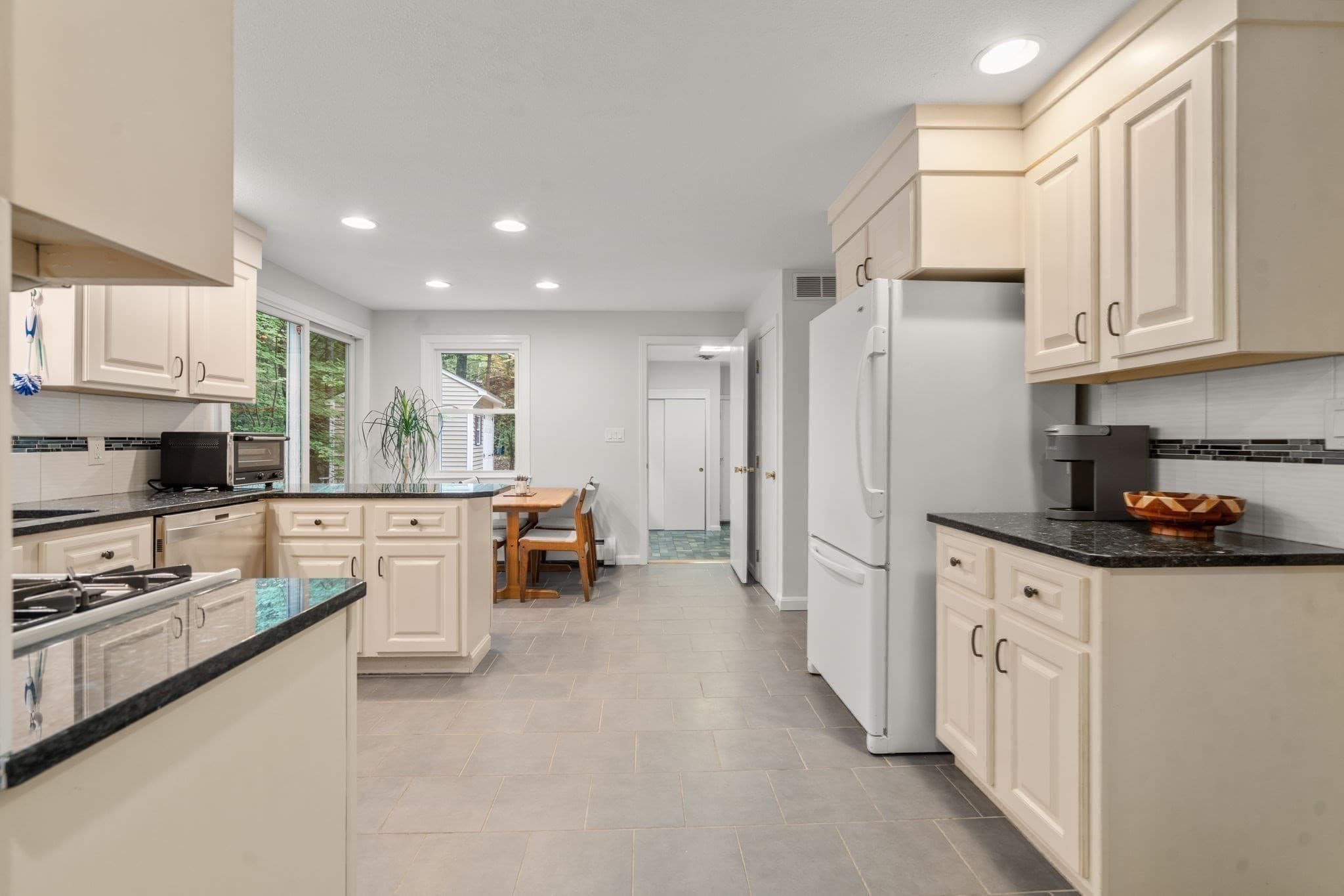 Single Family Residence at 41 Old Stagecoach Rd, Bedford MA 01730, Bedford, photo 12 of 34