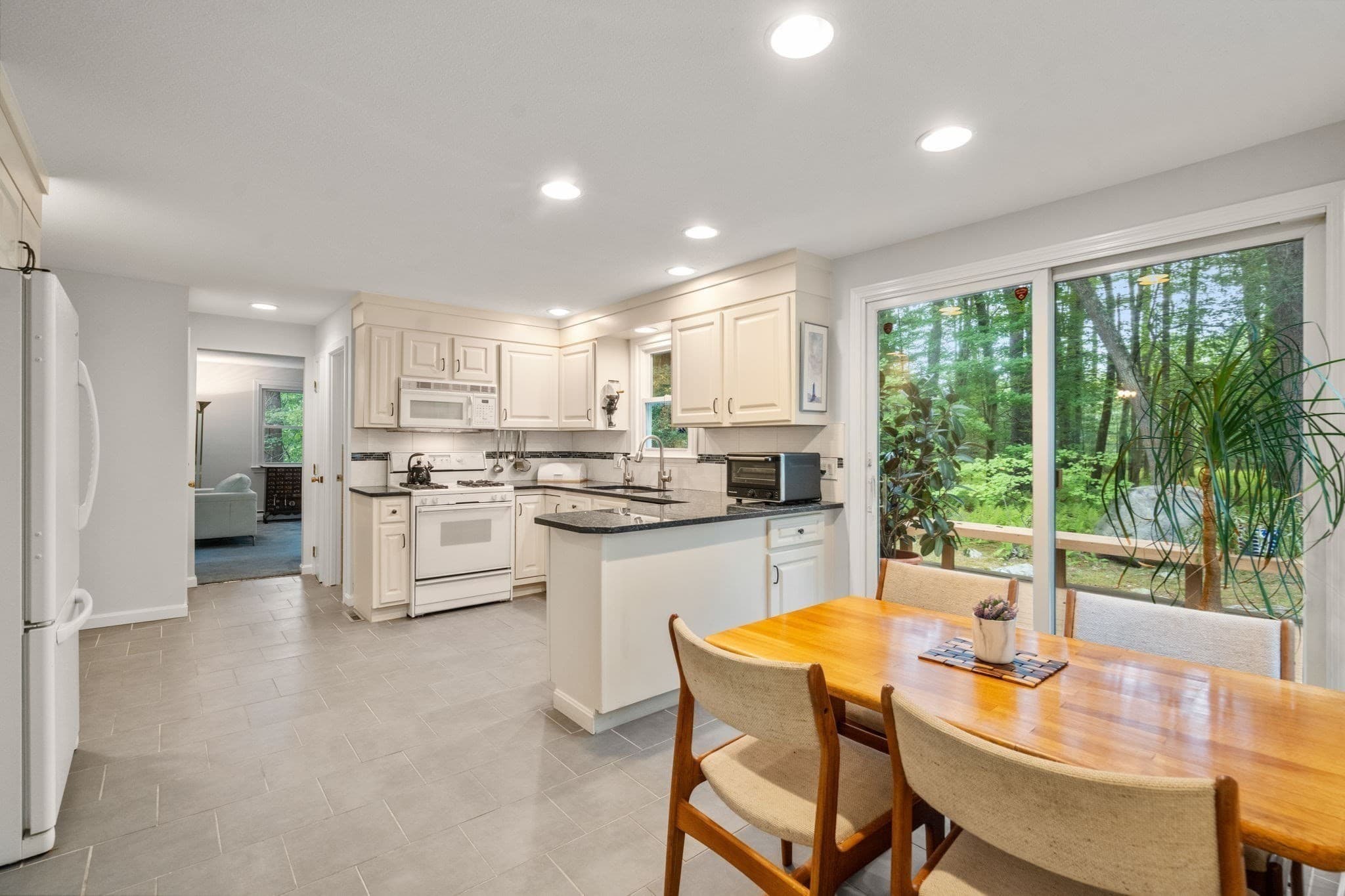 Single Family Residence at 41 Old Stagecoach Rd, Bedford MA 01730, Bedford, photo 3 of 34