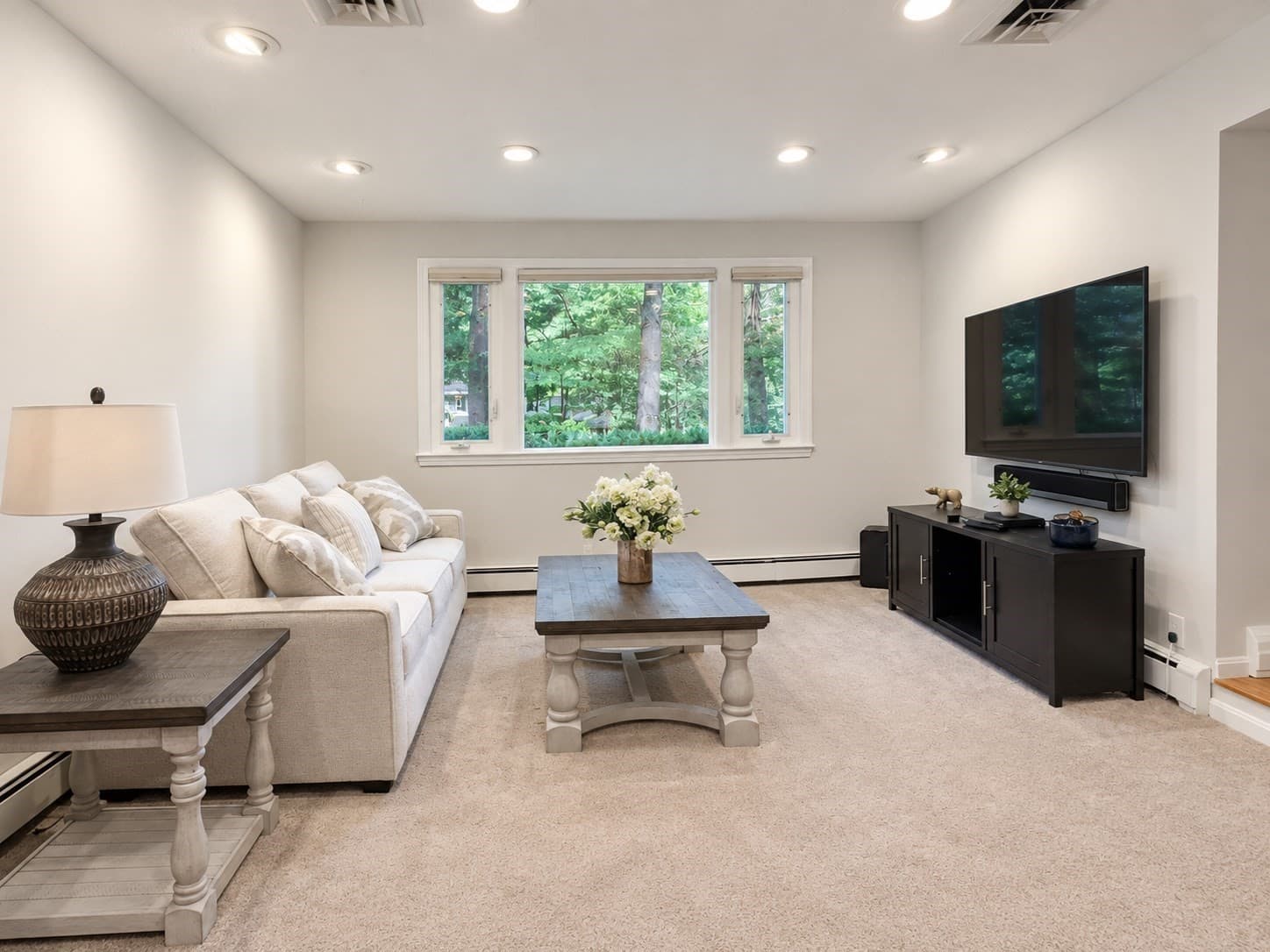 Single Family Residence at 41 Old Stagecoach Rd, Bedford MA 01730, Bedford, photo 4 of 34