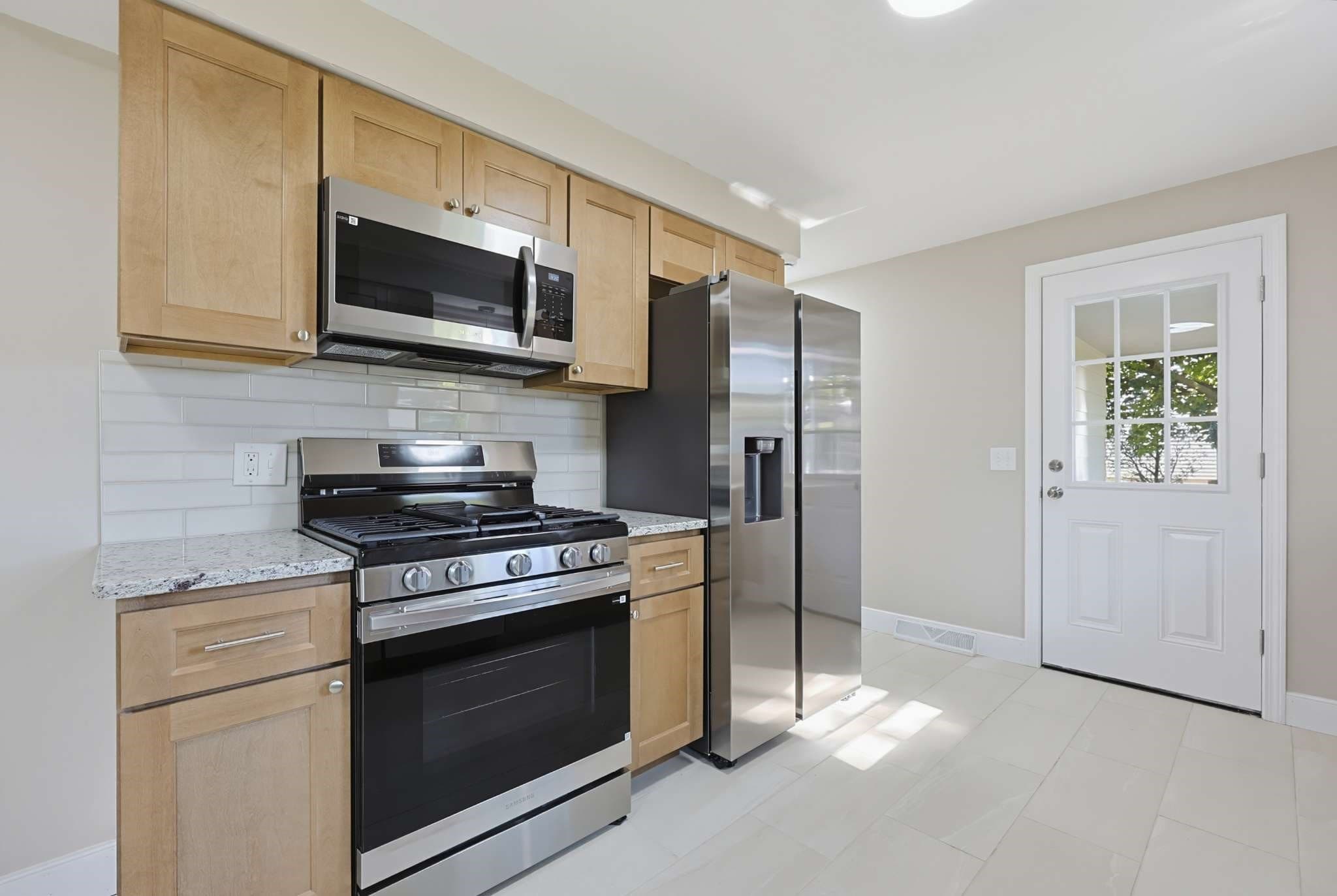 Single Family Residence at 28 Deerfield Rd, Attleboro MA 02703, Attleboro, photo 5 of 36