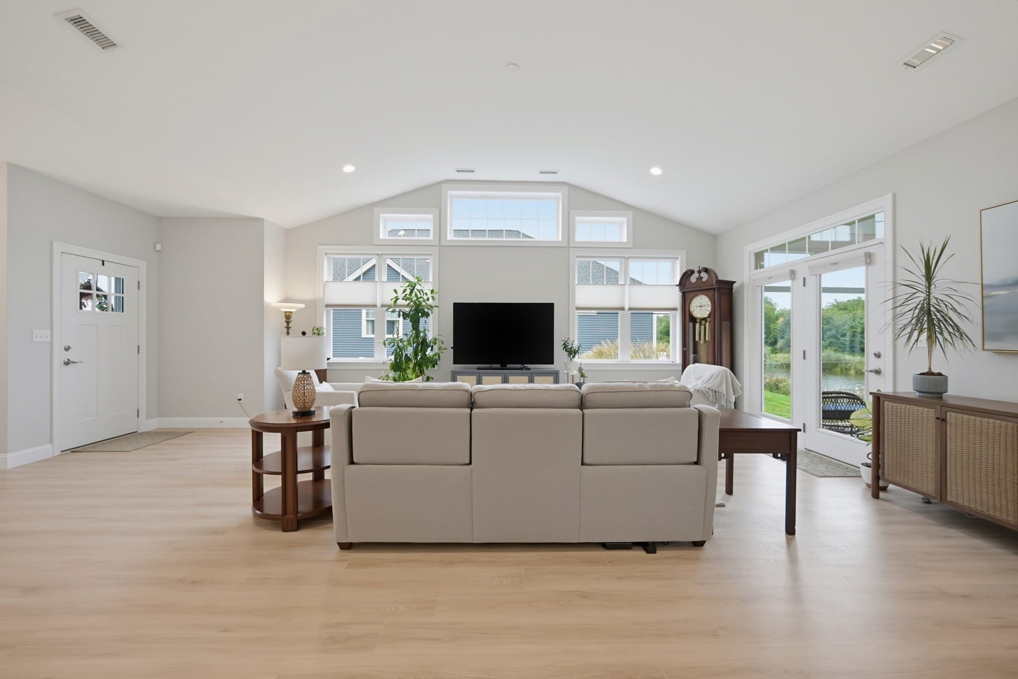 Single Family Residence at 99 Sophia Dr, Rehoboth MA 02769, Rehoboth, photo 8 of 42