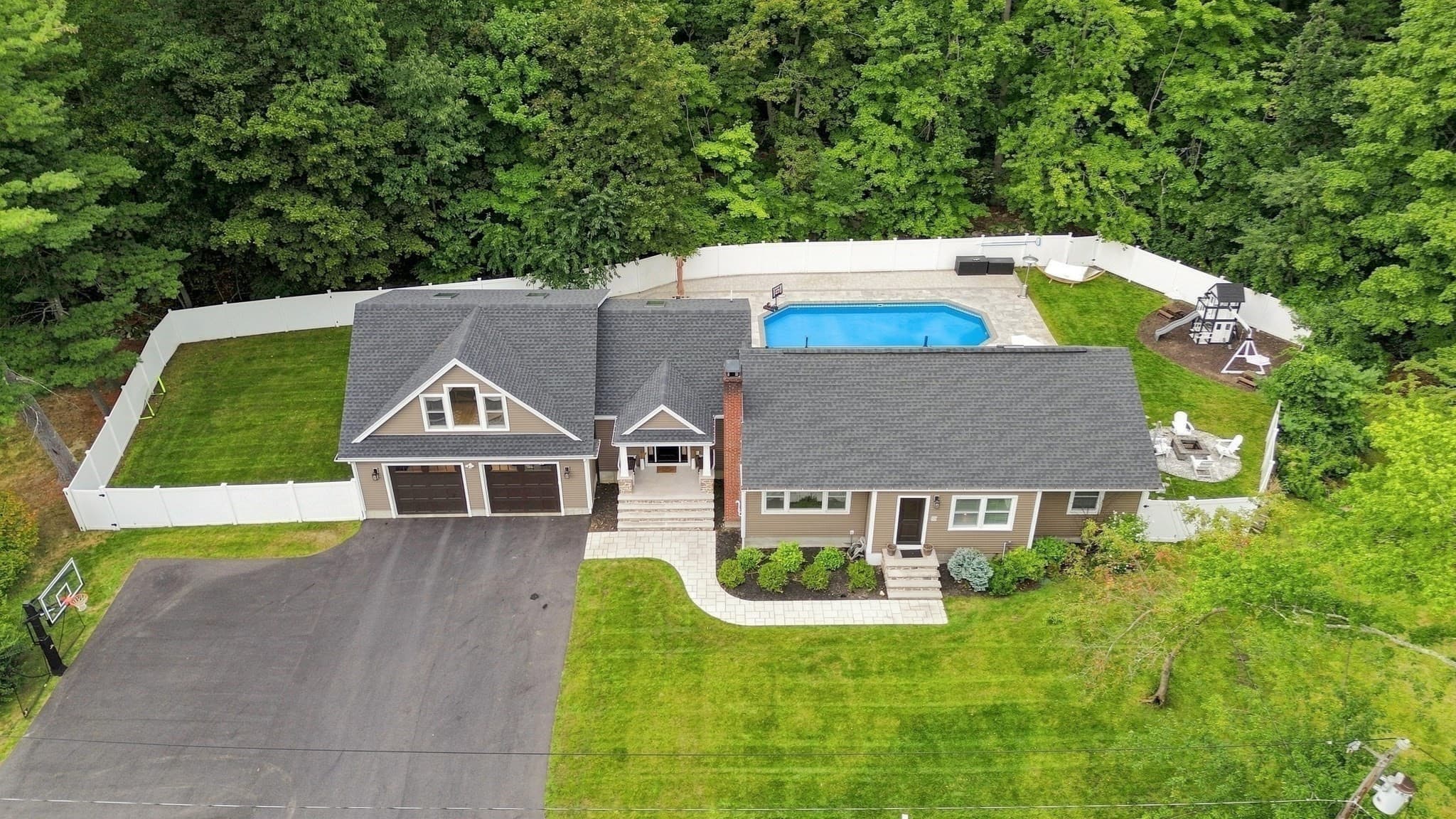 55 Lucerne Dr, Andover MA 01810