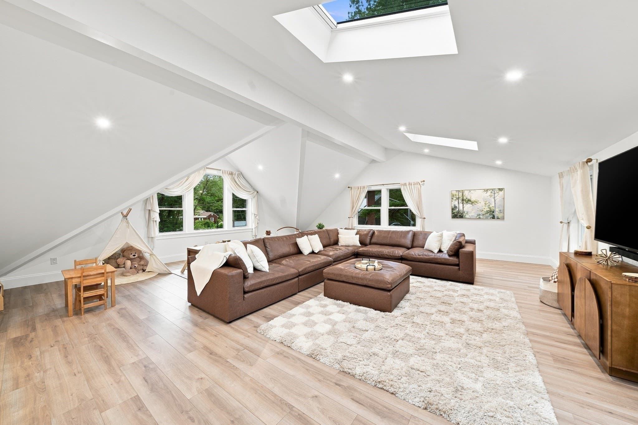 Single Family Residence at 55 Lucerne Dr, Andover MA 01810, Andover, photo 8 of 42