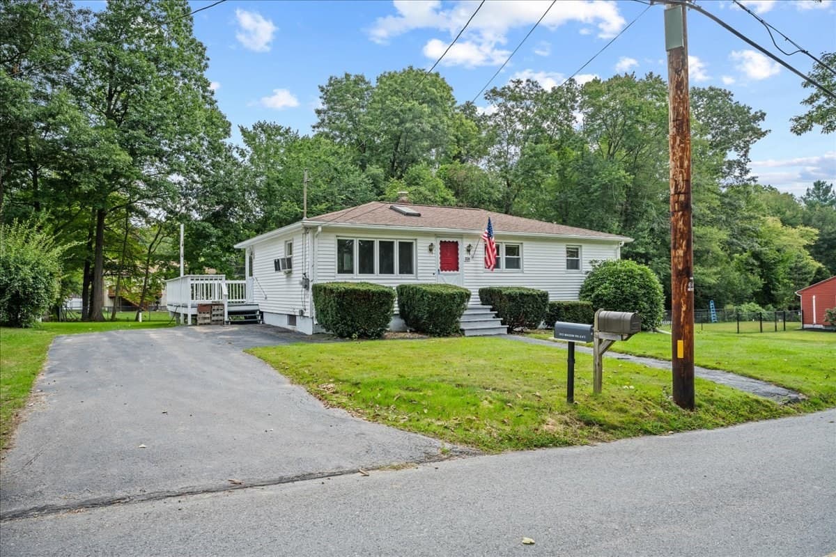 Single Family Residence at 320 Mason Rd Ext, Dudley MA 01571, Dudley, photo 3 of 26