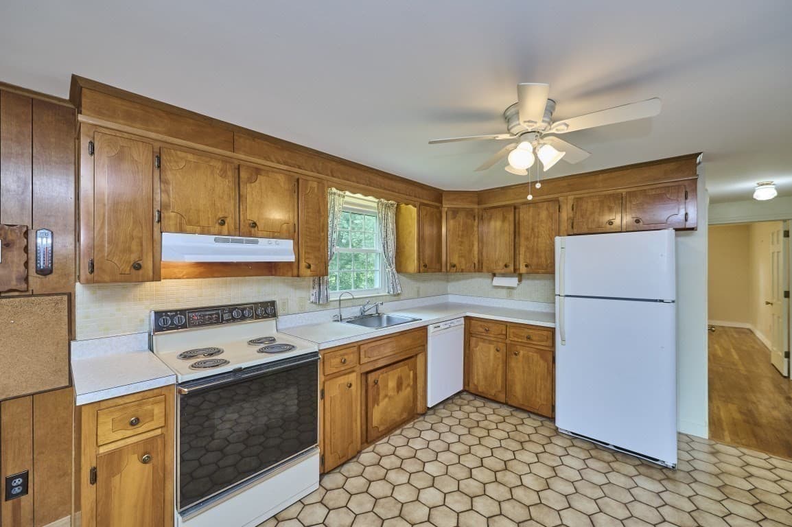 Single Family Residence at 4 Hyder St, Westborough MA 01581, Westborough, photo 6 of 35