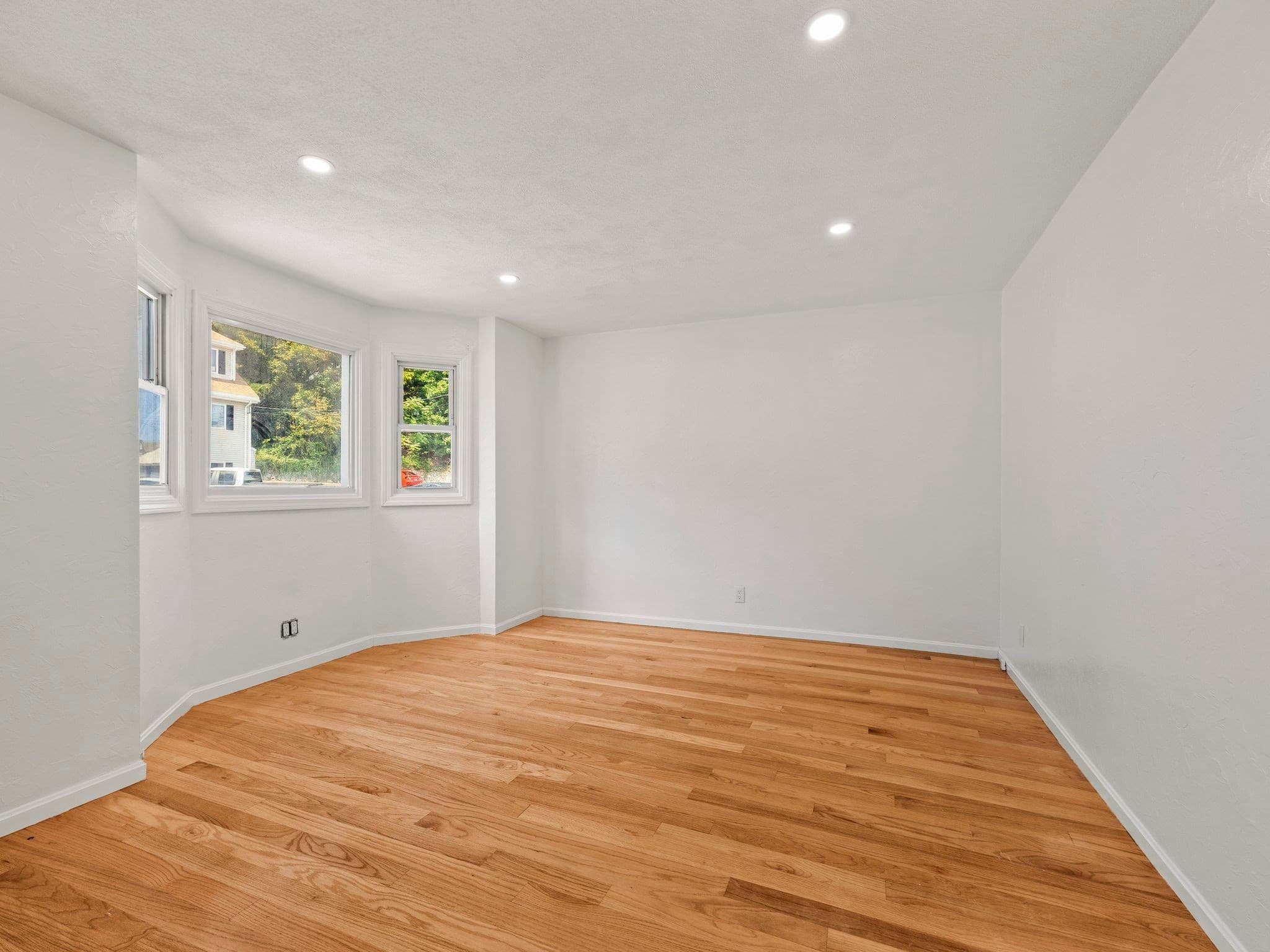 Single Family Residence at 12 Boston St, Lynn MA 01904, Lynn, photo 5 of 42
