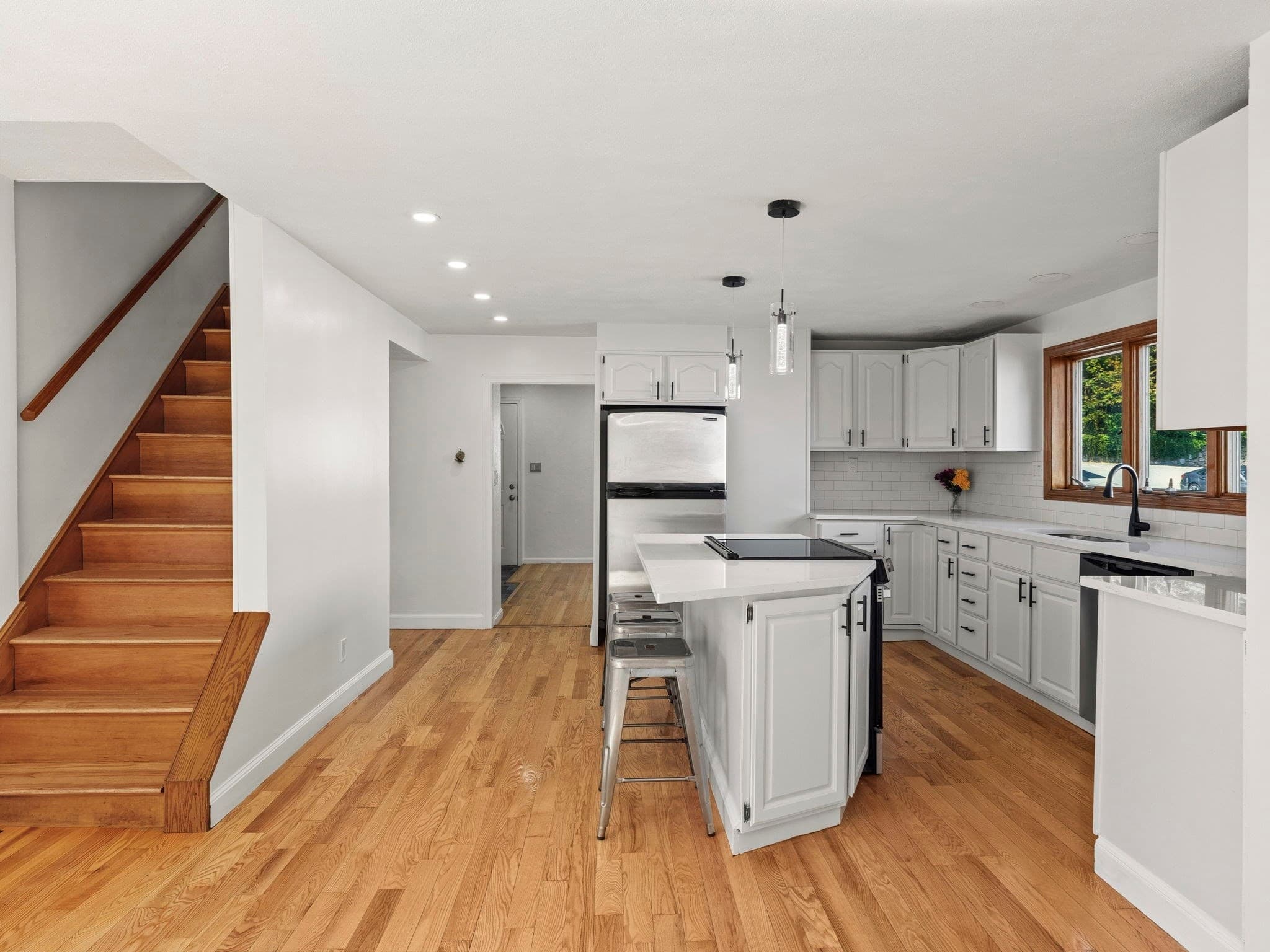 Single Family Residence at 12 Boston St, Lynn MA 01904, Lynn, photo 10 of 42