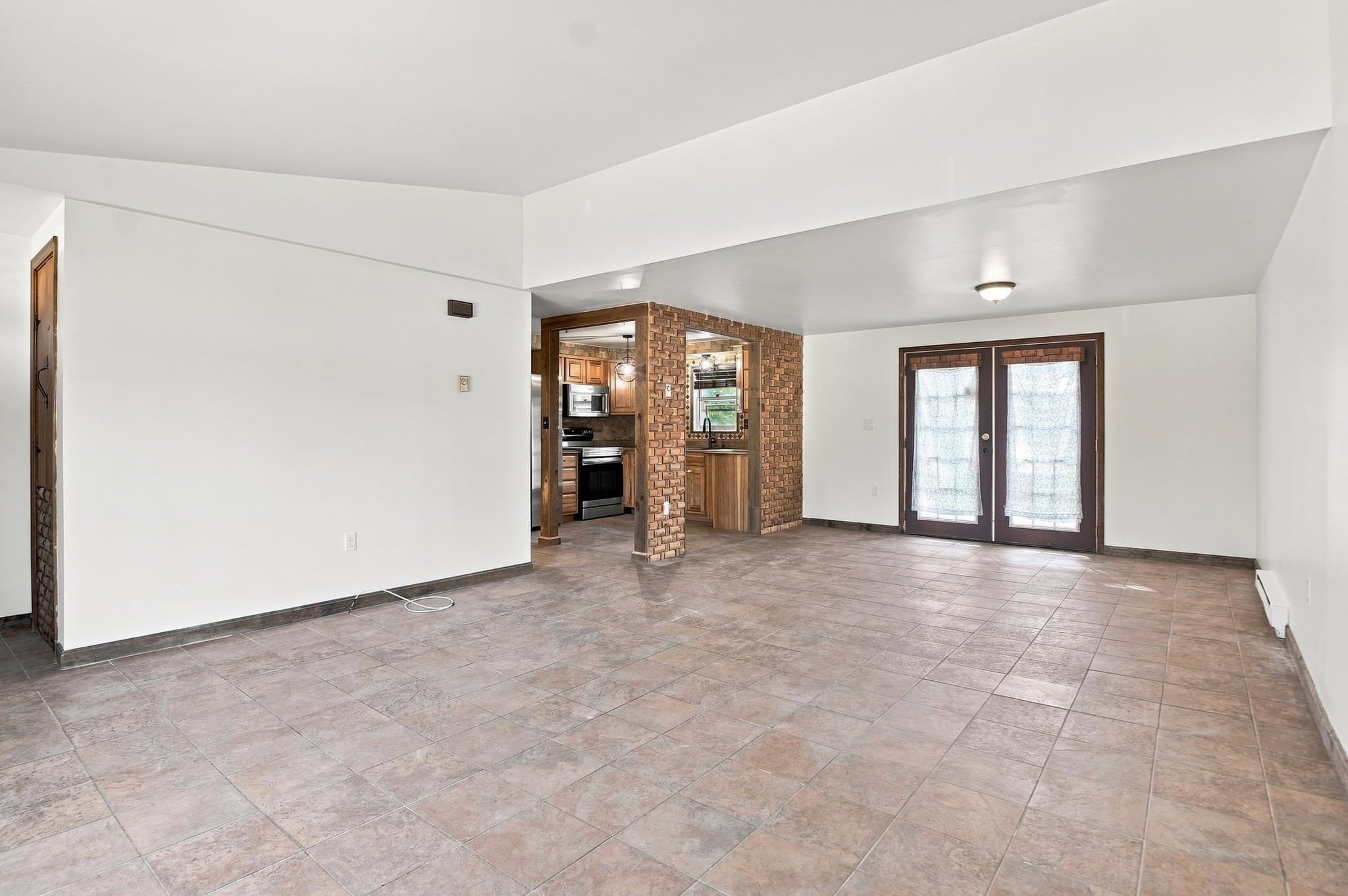 Single Family Residence at 65 Paris Avenue, Worcester MA 01603, Worcester, photo 5 of 35