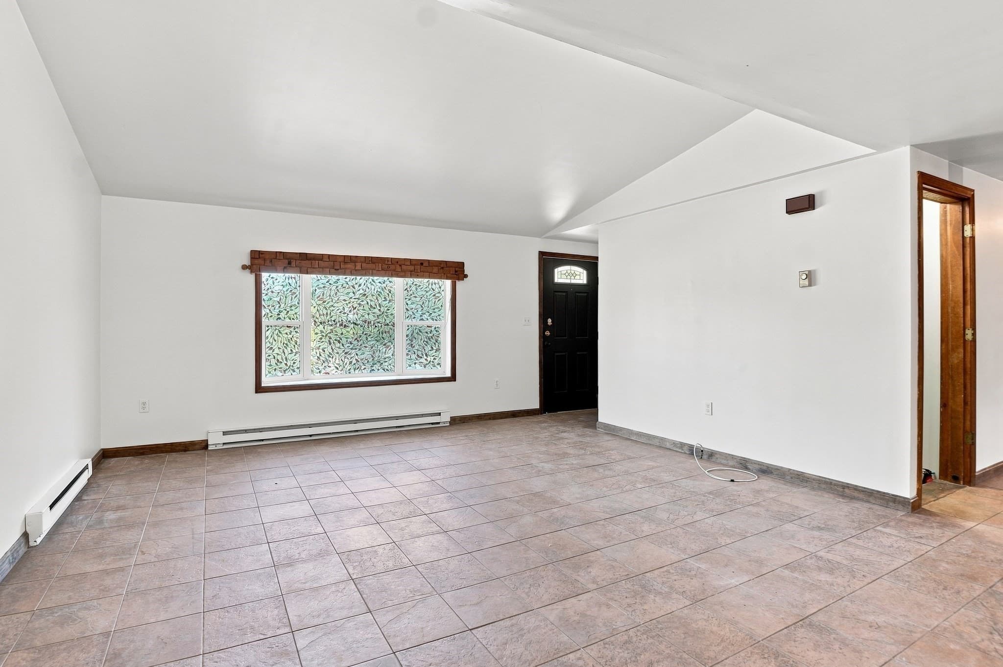 Single Family Residence at 65 Paris Avenue, Worcester MA 01603, Worcester, photo 4 of 35