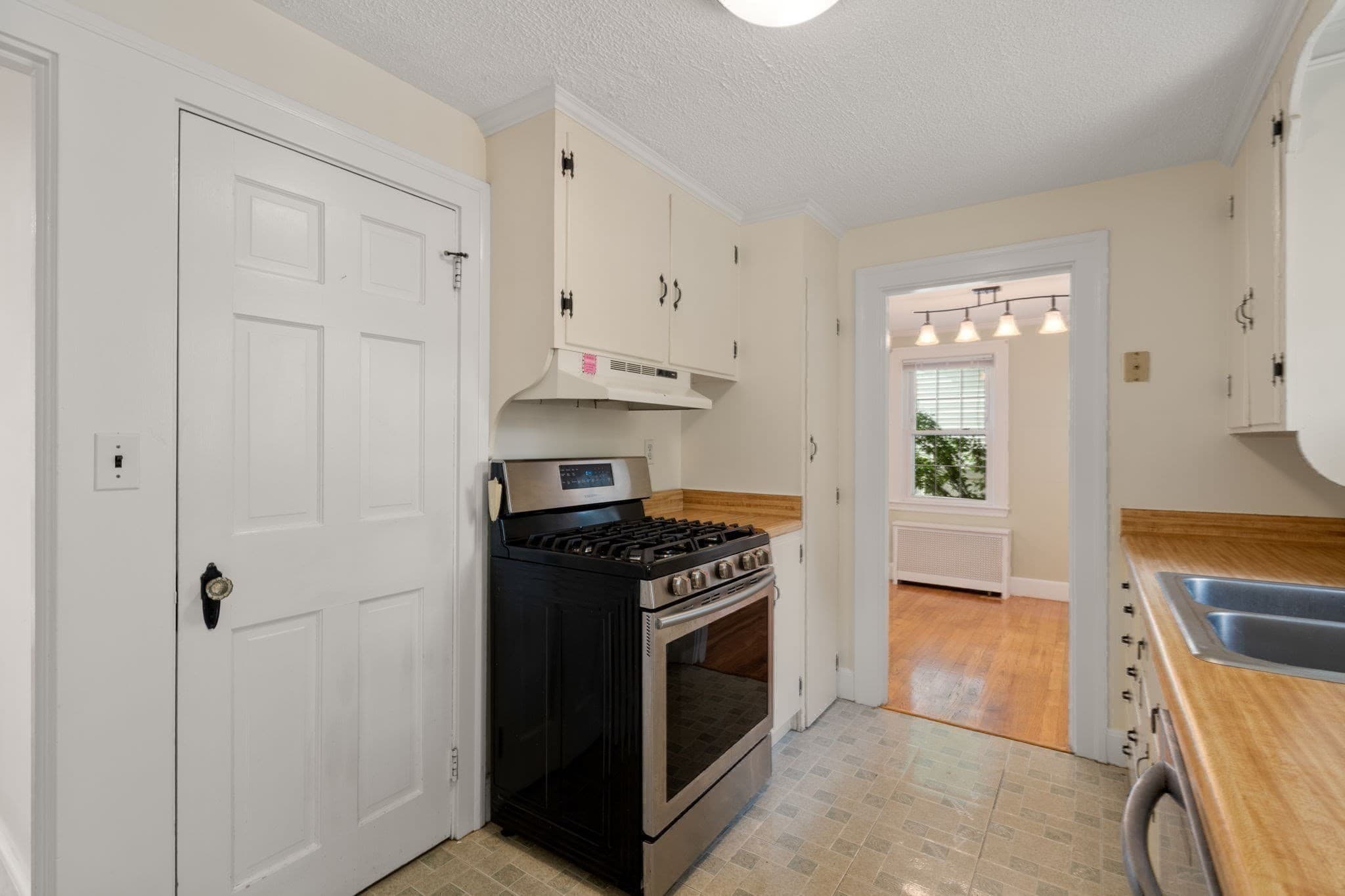 Single Family Residence at 12 Arch Street, Framingham MA 01702, Framingham, photo 12 of 41