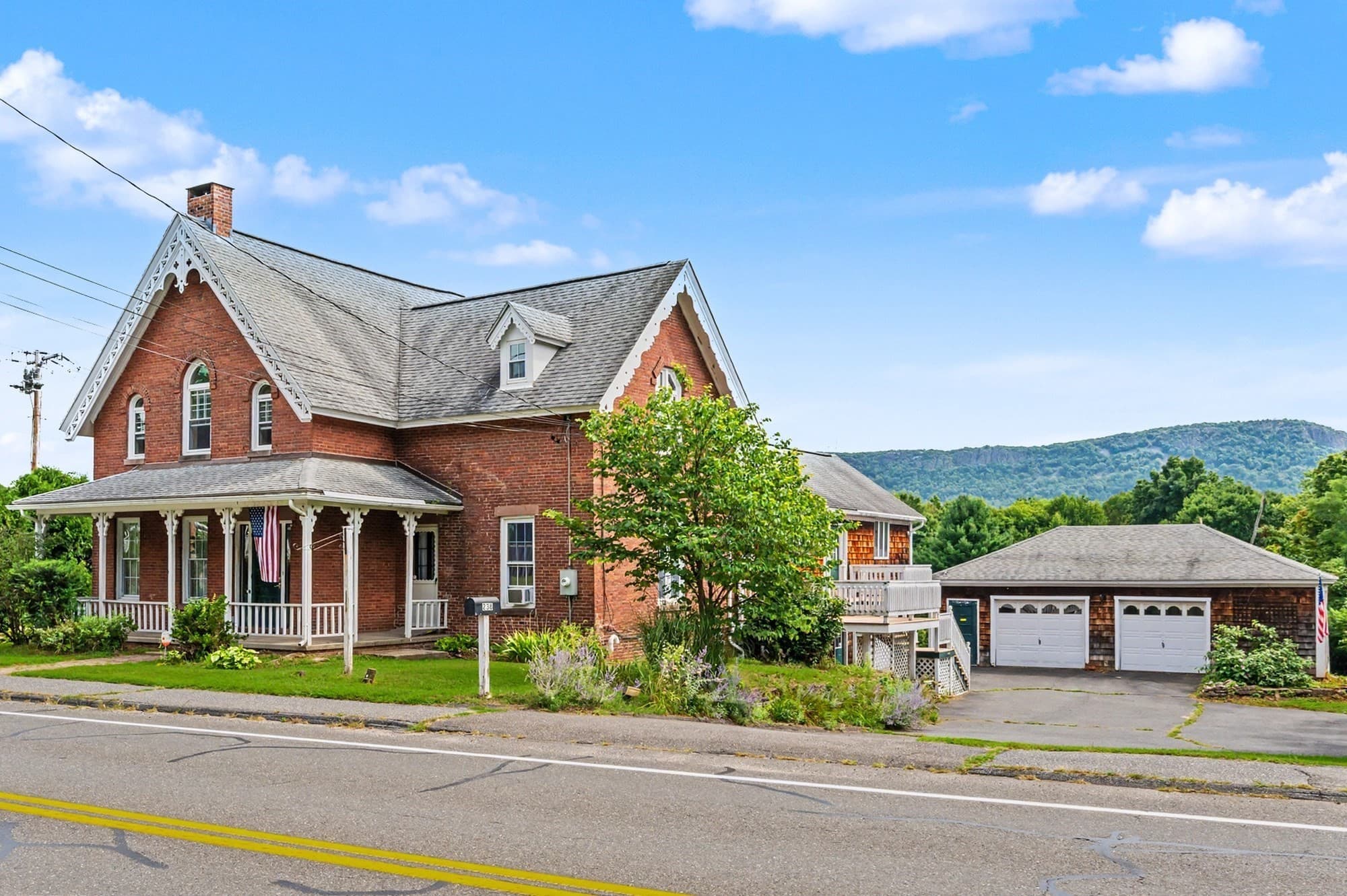 238 Park St, Easthampton MA 01027