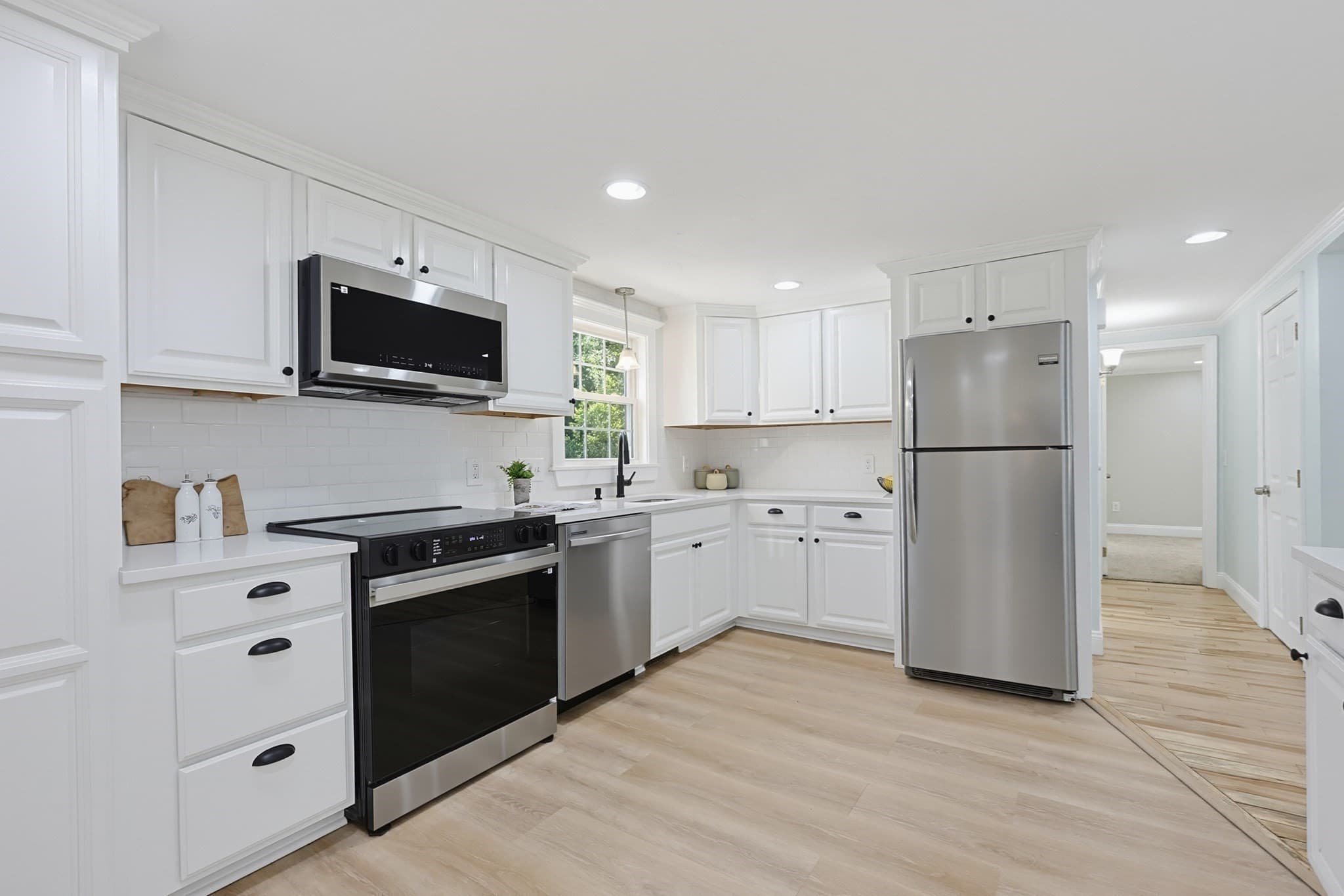 Single Family Residence at 395 Oak St, Franklin MA 02038, Franklin, photo 11 of 42